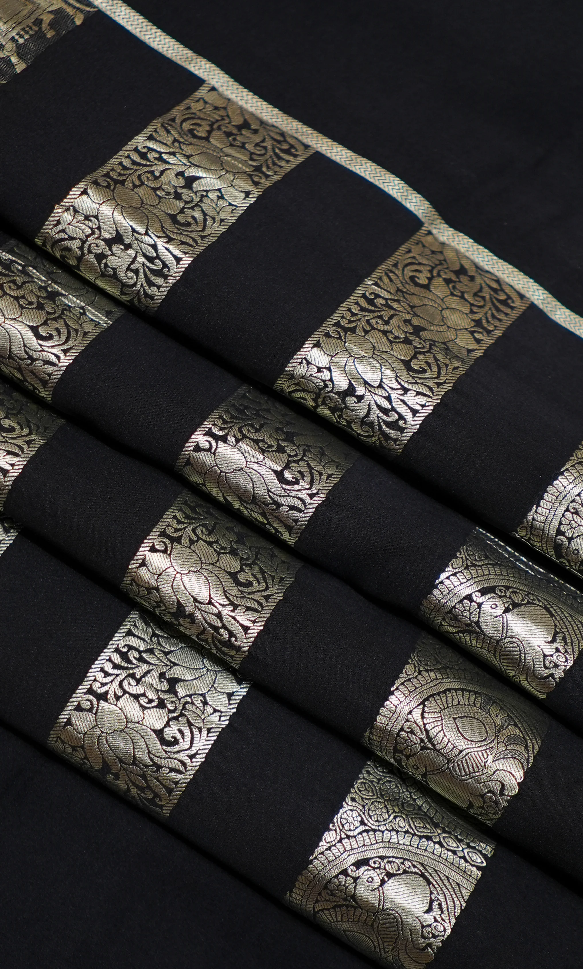 Black Banaras Silk Zari And Handwoven Saree - Image 6