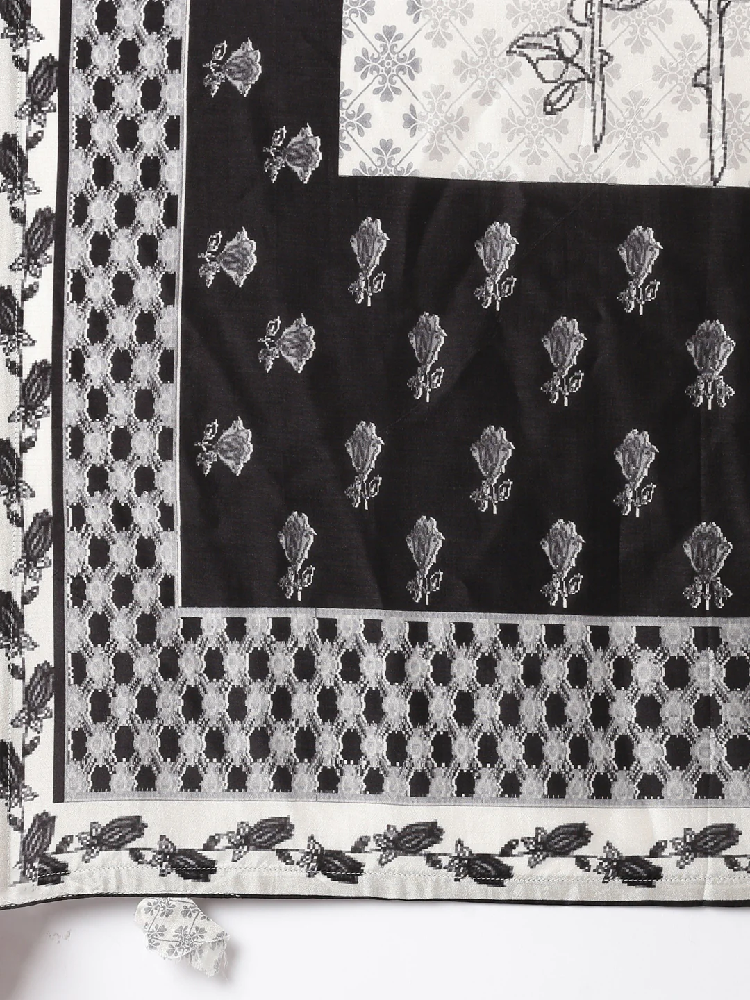 Black Georgette Printed Three Piece Set - Image 7