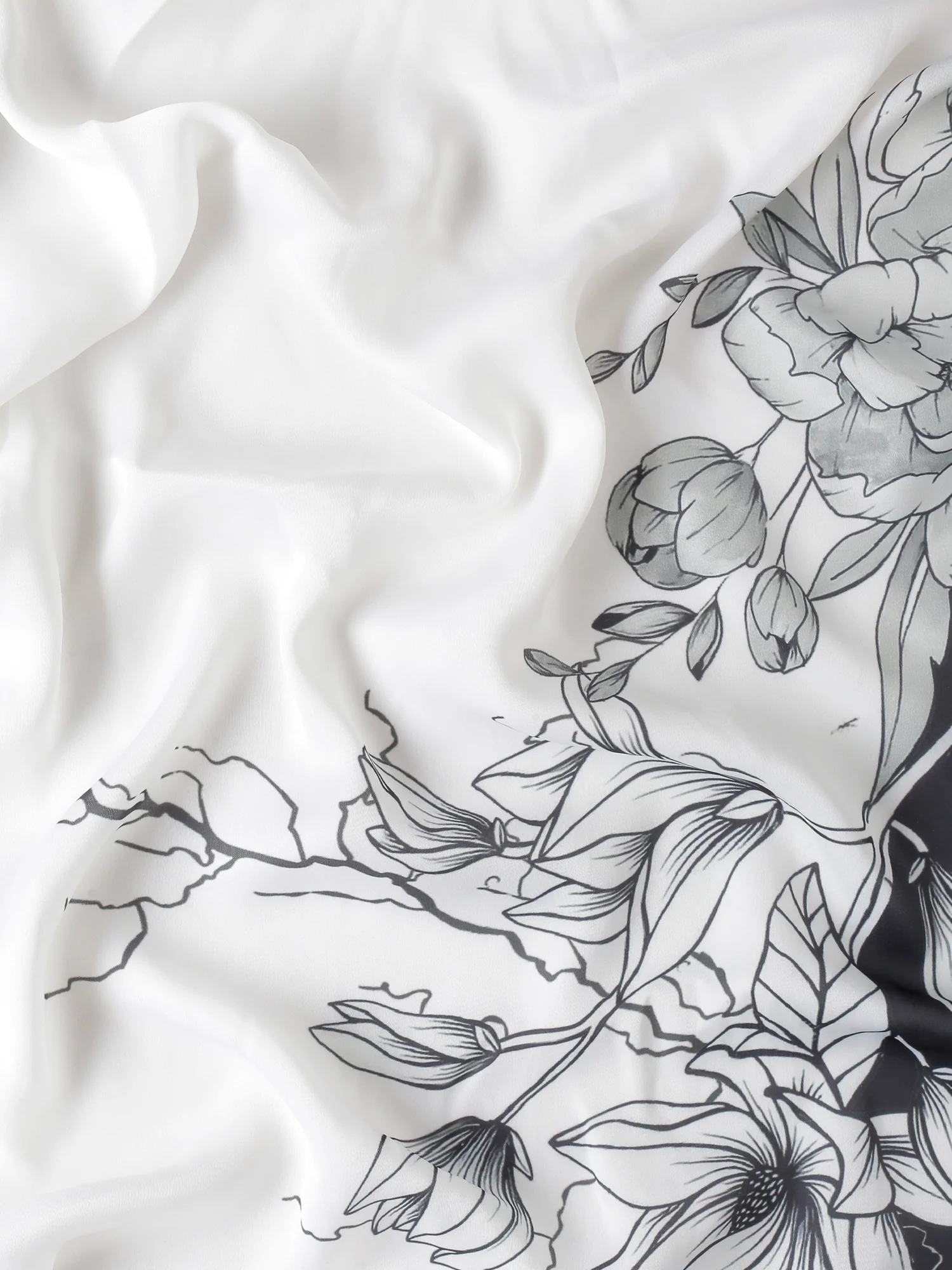 Black & White Satin Printed Saree With Hand Embroidery & Readymade Blouse - Image 7