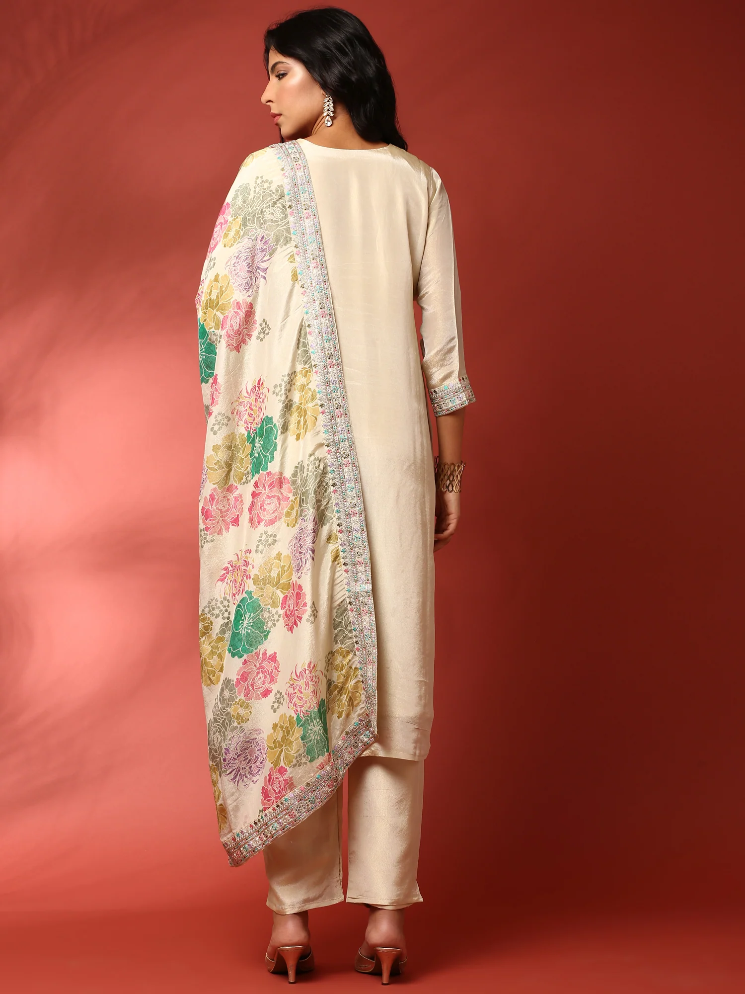 Cream crepe hand embroidered three piece suit set with Floral dupatta - Image 3