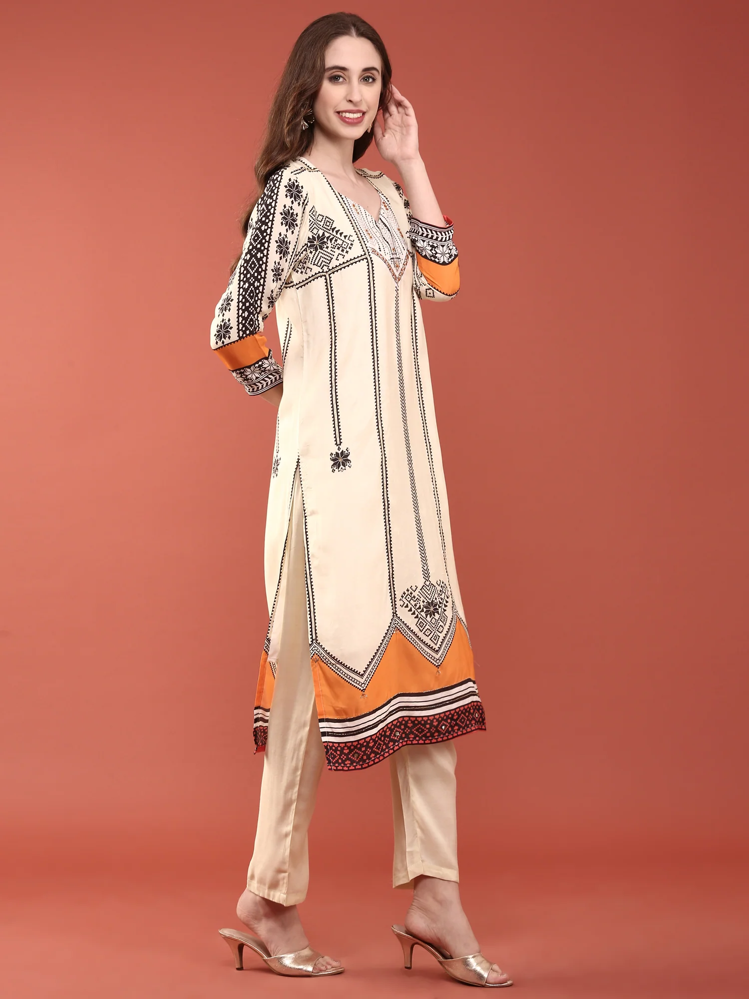 Cream Muslin Digital Print Three Piece Set - Image 2