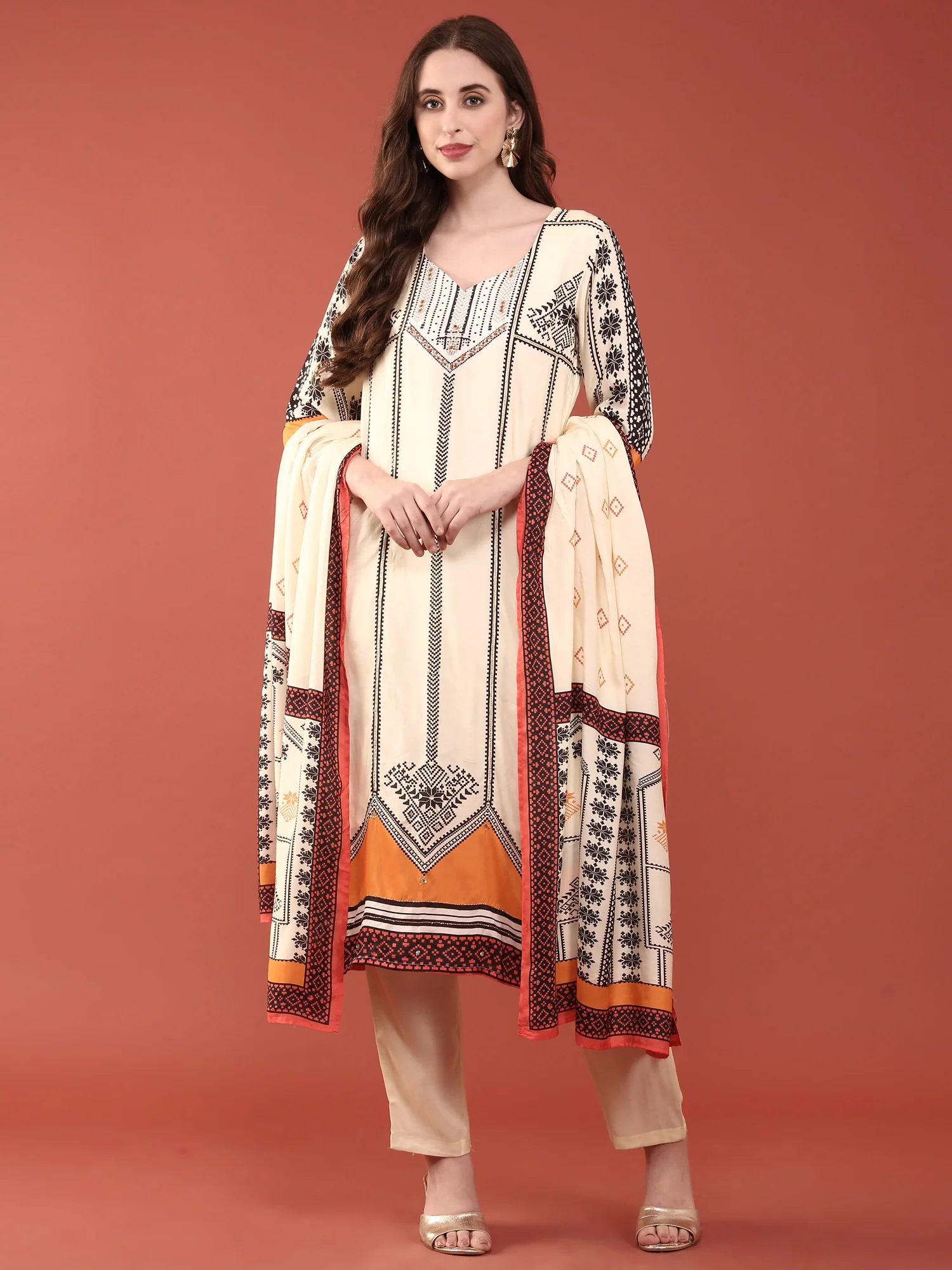 Cream Muslin Digital Print Three Piece Set - Image 5