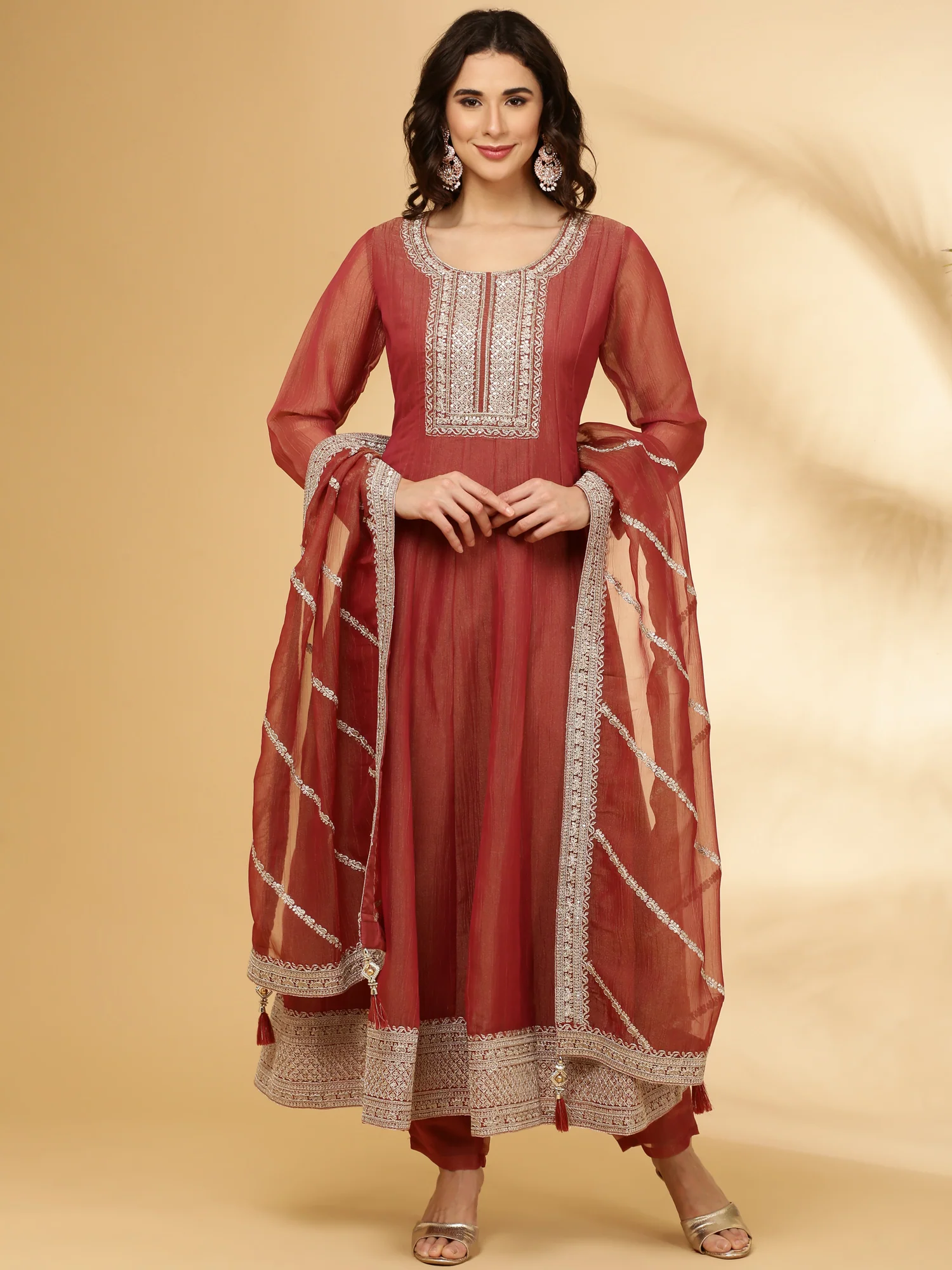 Gajari Tissue Three Piece Set - Image 2