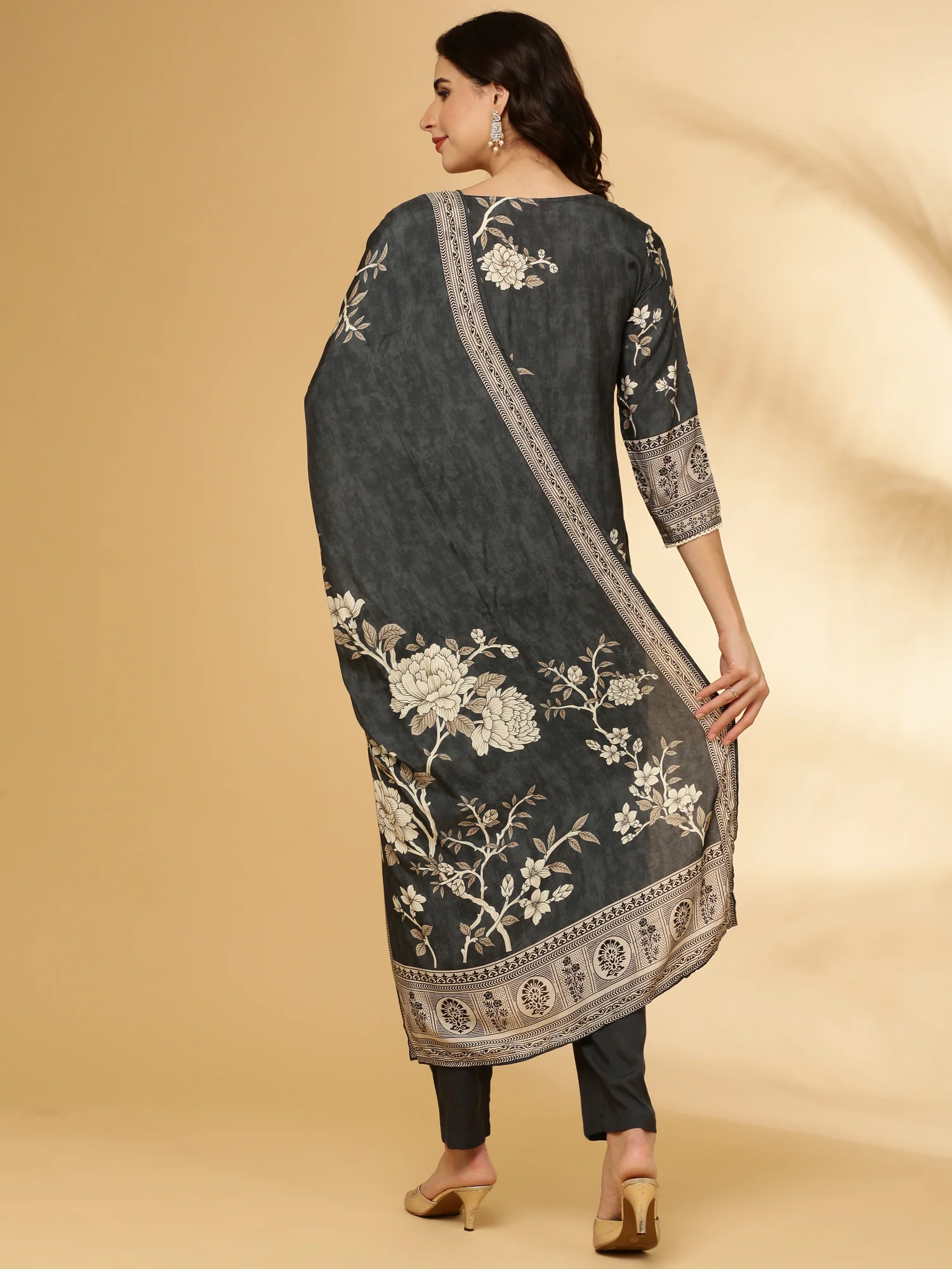 Grey Muslin Floral Printed Three Piece Set - Image 4