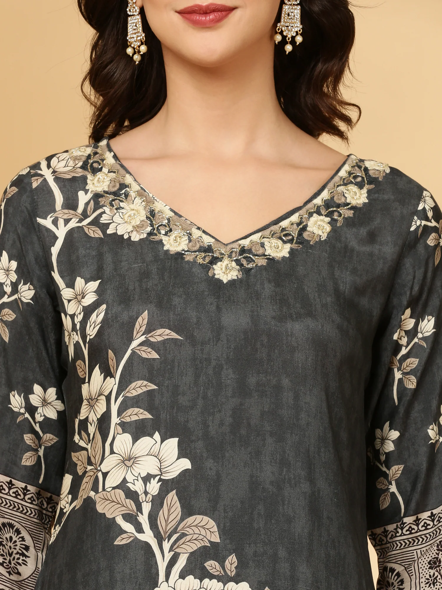Grey Muslin Floral Printed Three Piece Set - Image 5