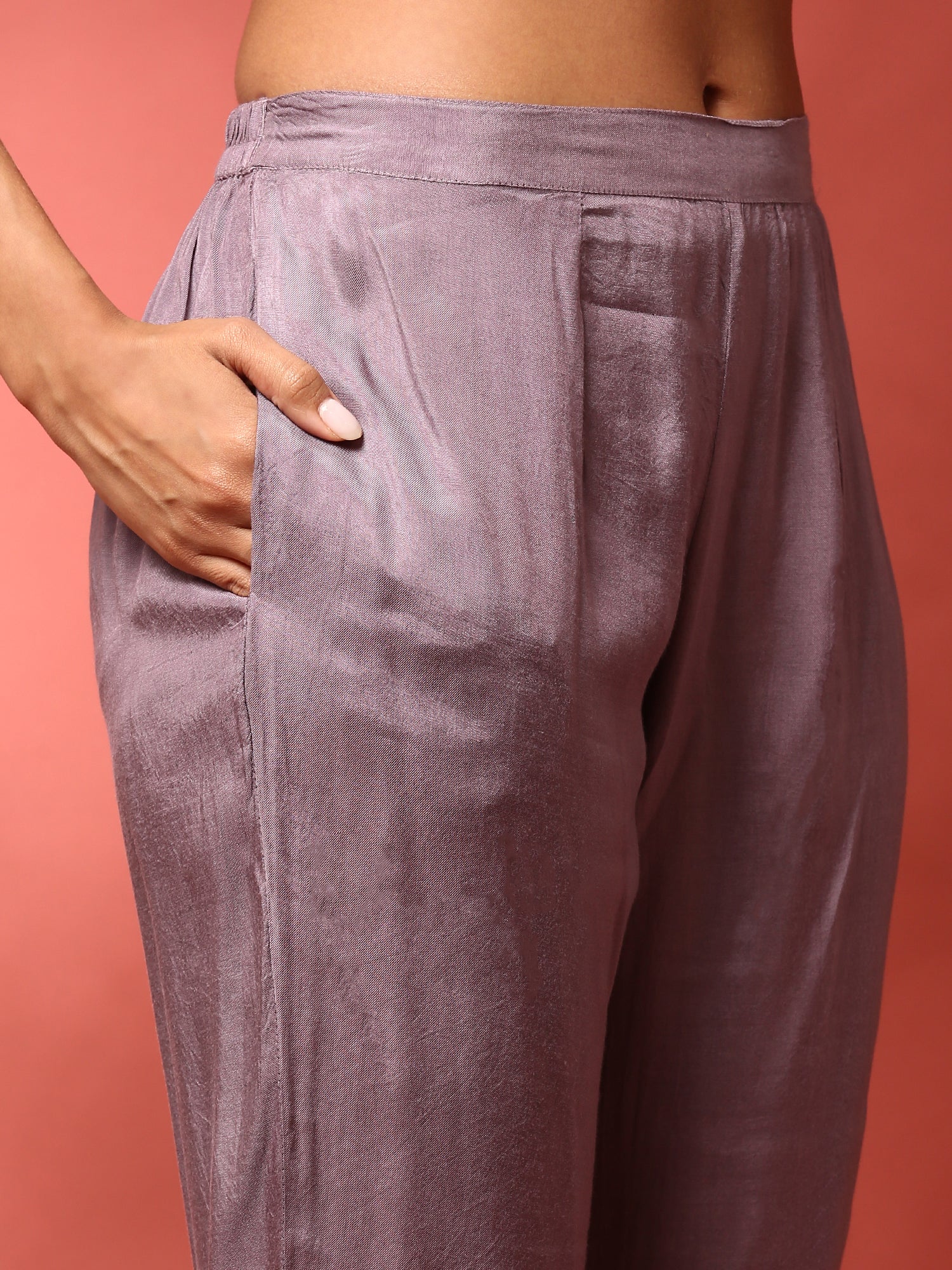 Lilac chinon embroidered three piece suit set - Image 6