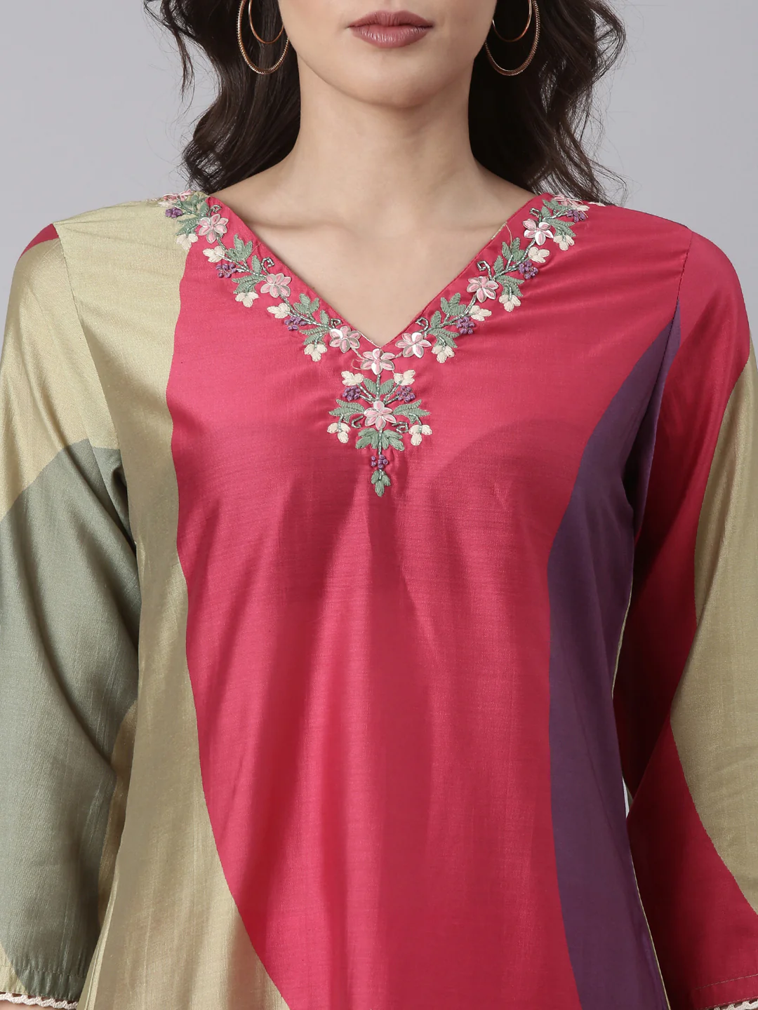 Magenta Dola Silk Embroidered With Work Three Piece Set - Image 4