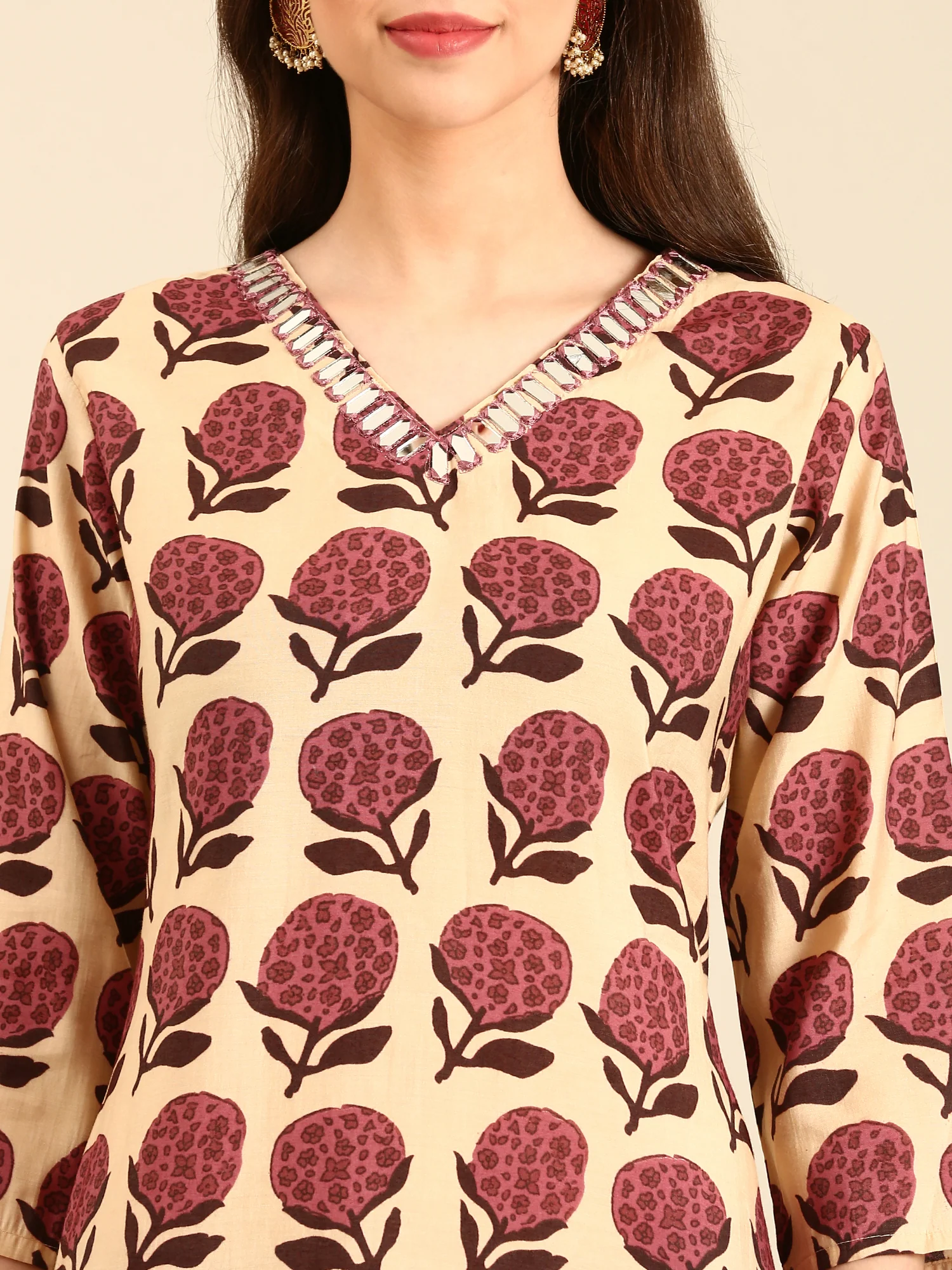 Maroon block printed suit set with duppata - Image 4