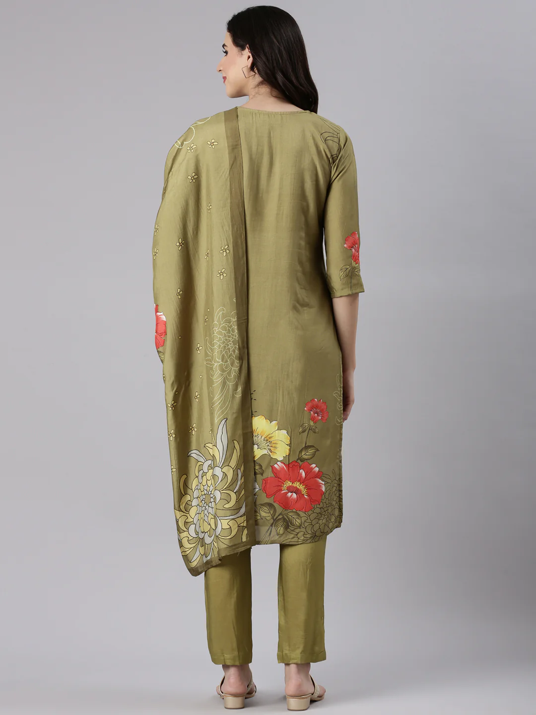 Mehadi Green Muslin Digital Print Three Piece Set - Image 3
