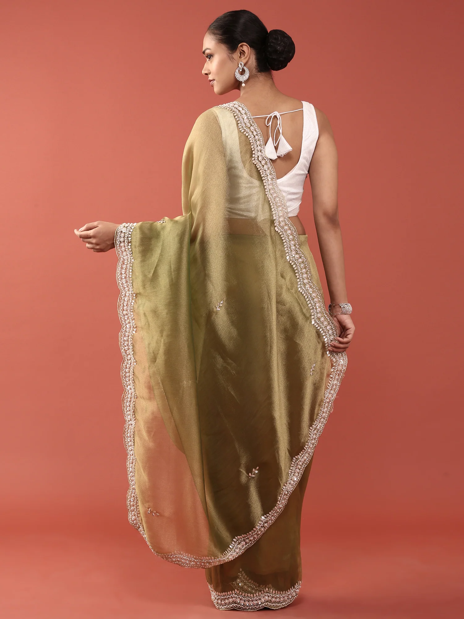 Mehadi Green Organza Stone And Thread Embroidery Saree - Image 2