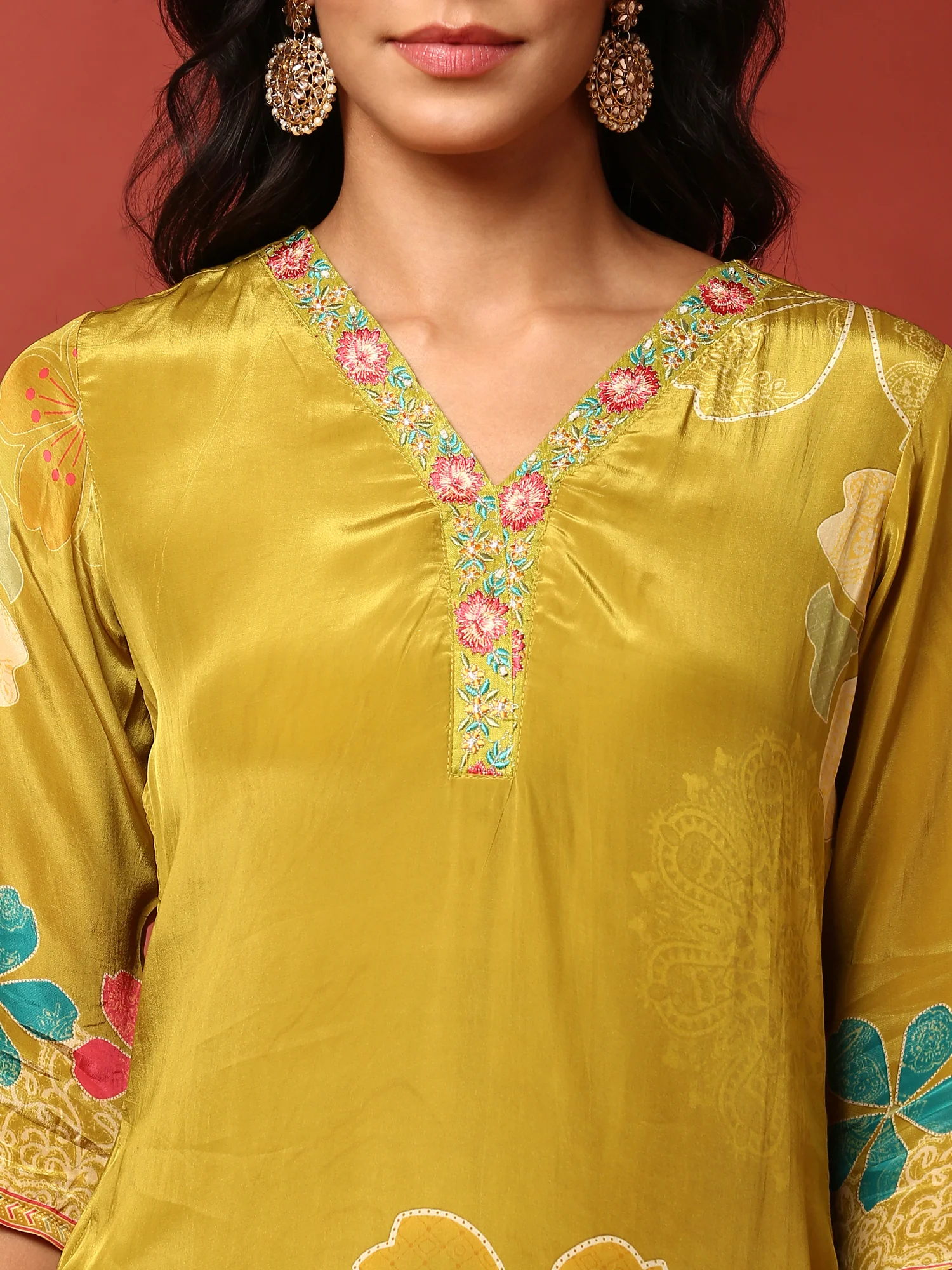 Mehendi green crepe three piece suit set - Image 4
