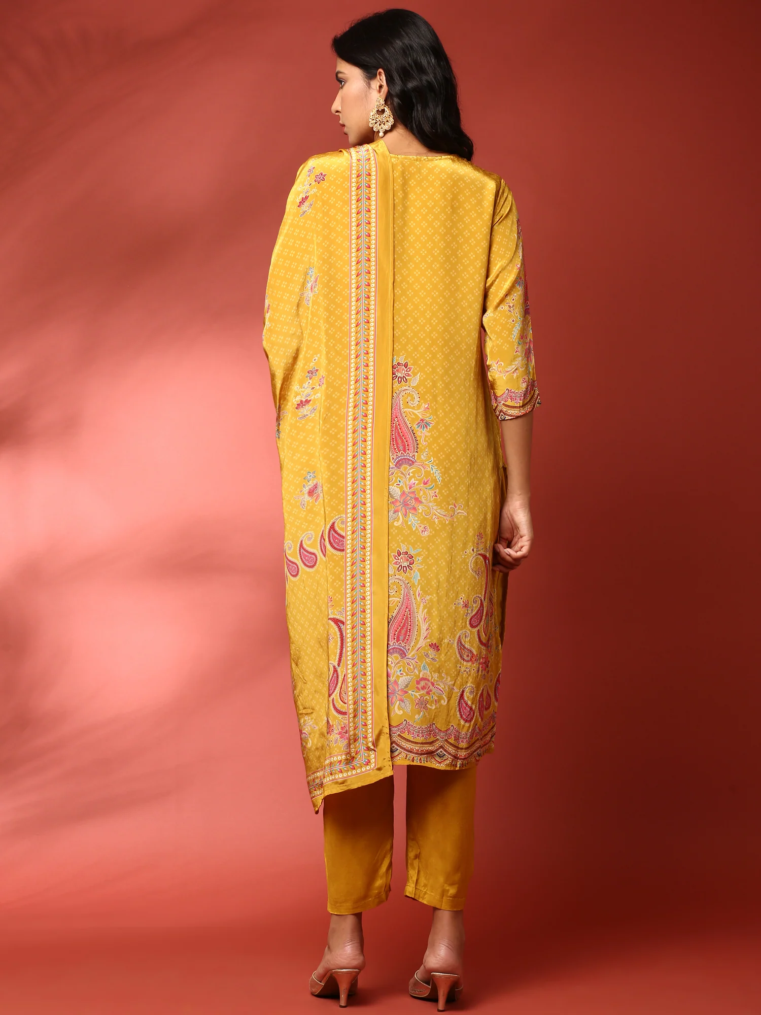Mustard crepe embroided digital prited three piece suit set - Image 4
