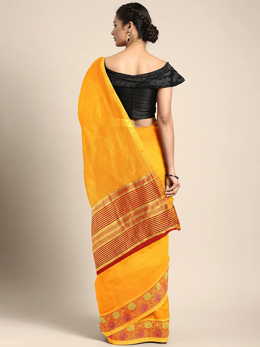 Neerus Amber Textured Saree With Blouse - Image 2