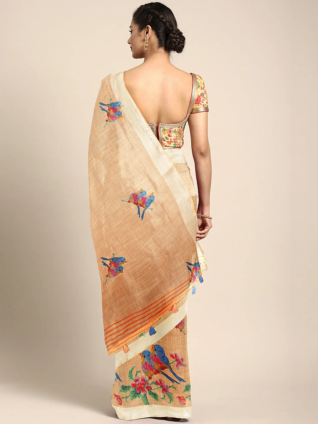 Neerus Beige Printed Saree With Blouse - Image 2