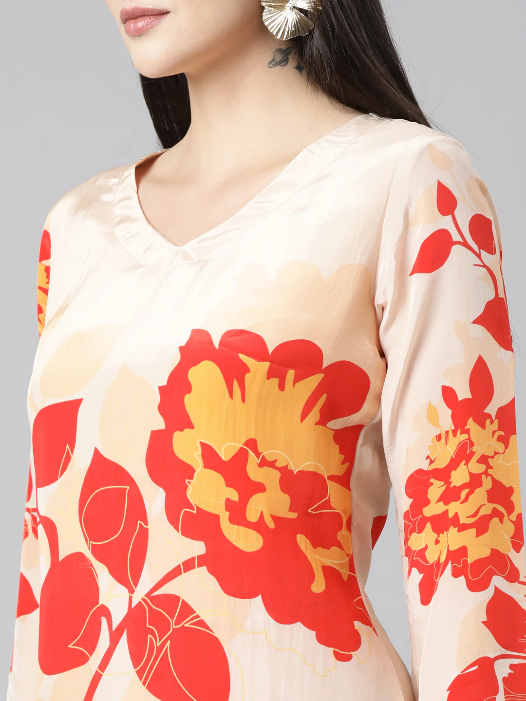 Neerus Beige Regular Straight Floral Kurta And Trousers With Dupatta - Image 4