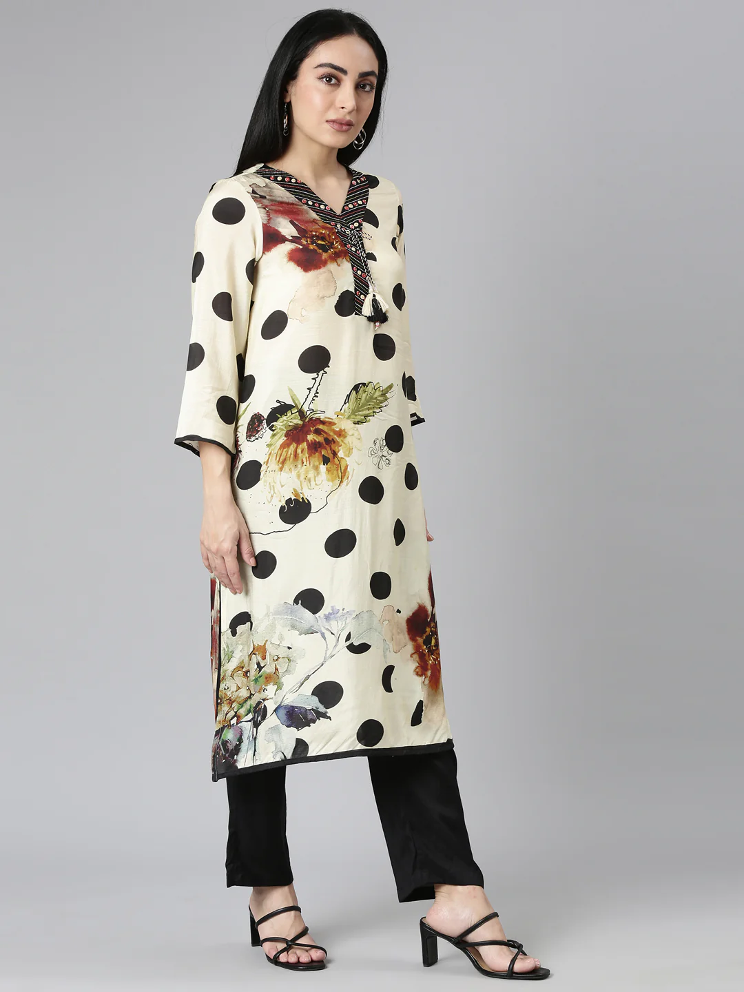 Neerus Beige Regular Straight Printed Kurta and Trousers With Dupatta - Image 2