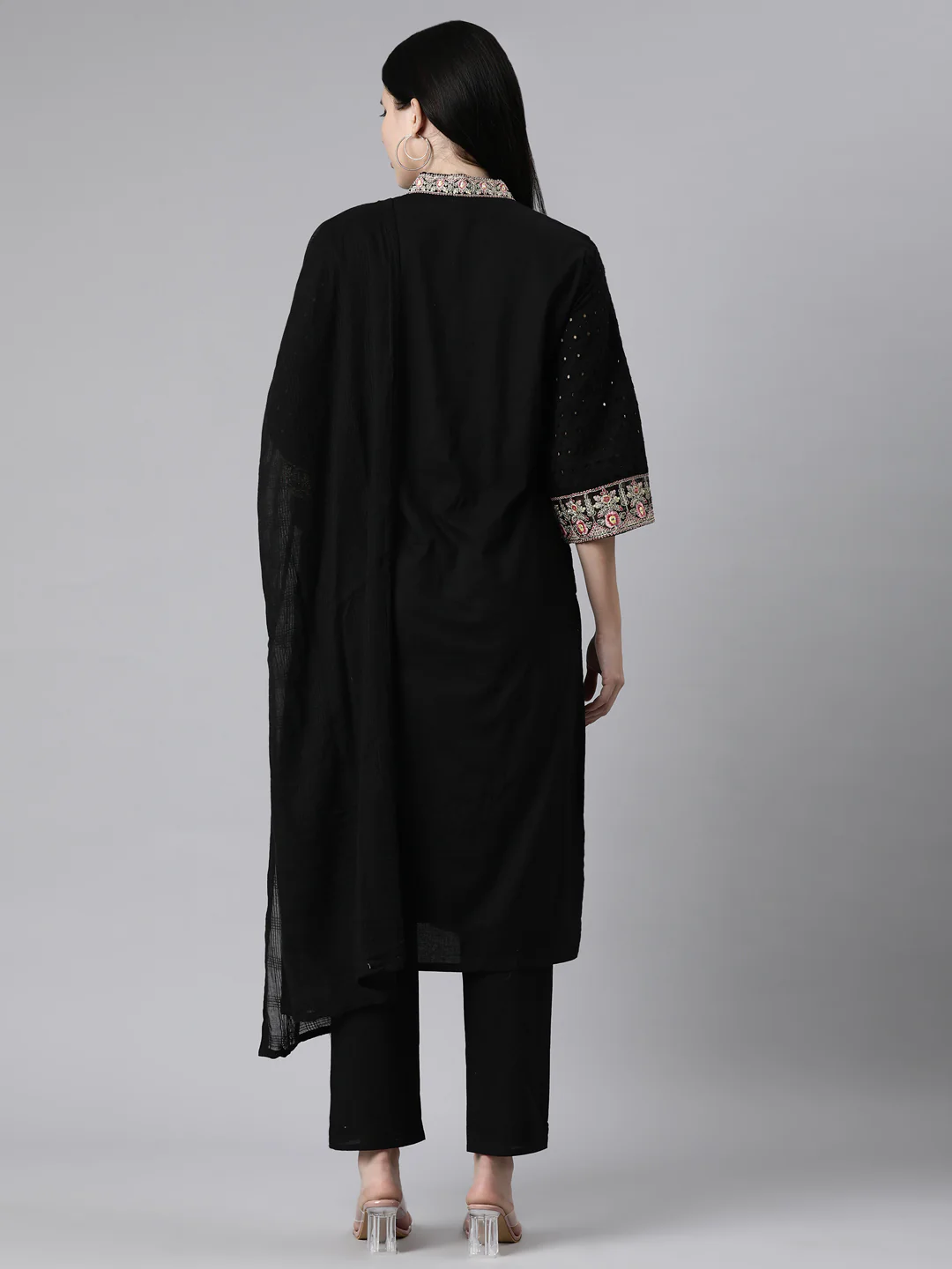 Neerus Black Casual Chevron Straight Kurta and Trousers With Dupatta - Image 4