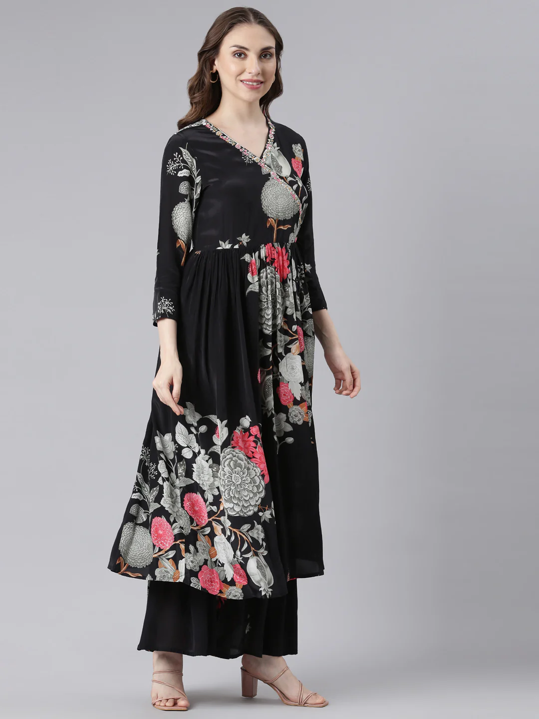 Neerus Black Muslin Curved Casual Floral Kurta and Trouser with Dupatta - Image 3