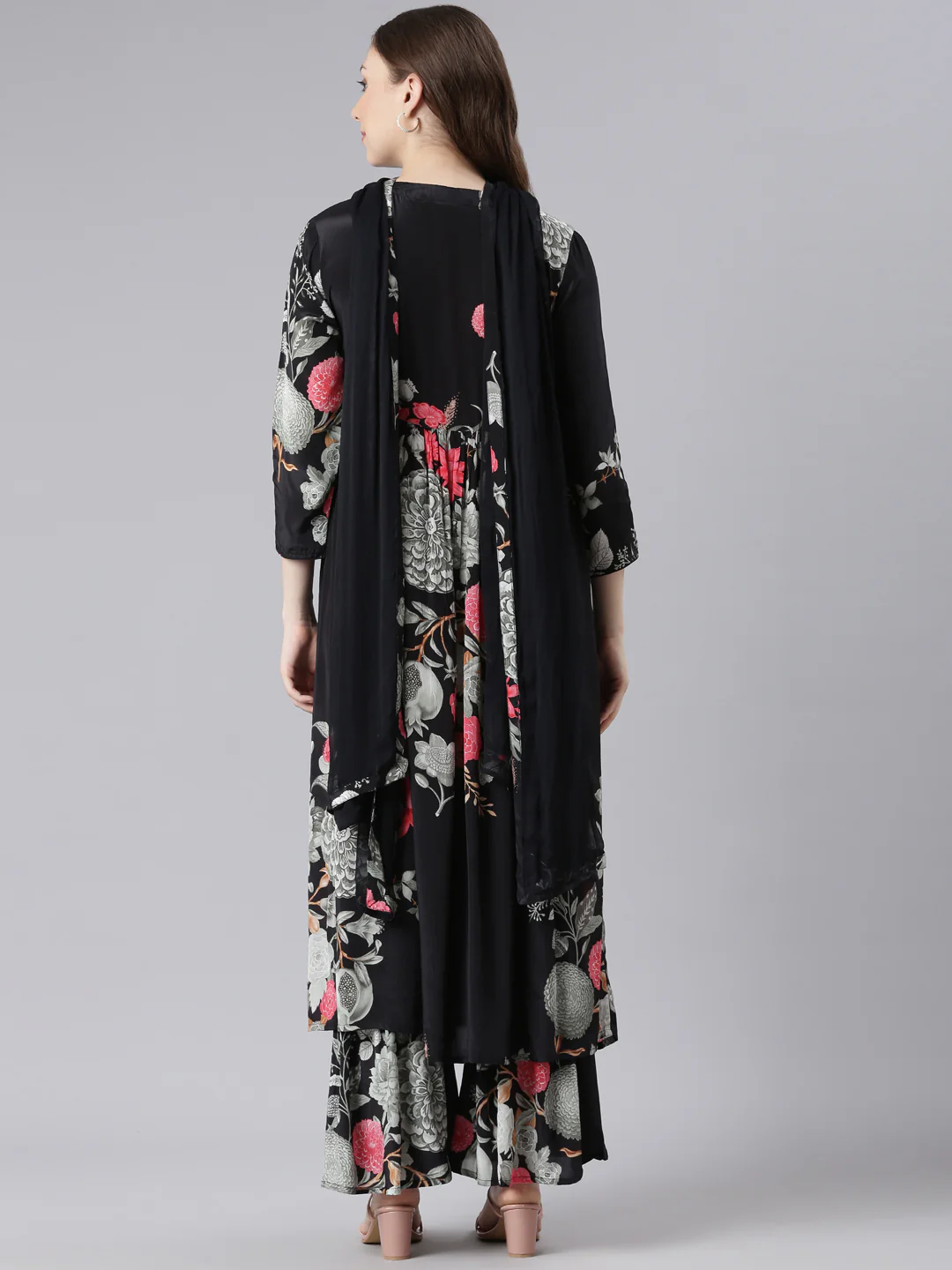 Neerus Black Muslin Curved Casual Floral Kurta and Trouser with Dupatta - Image 4