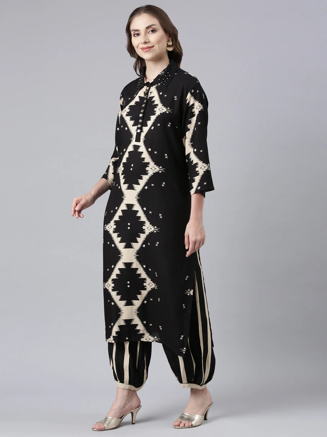 Neerus Black Panelled Straight Printed Kurta And Palazzos - Image 2