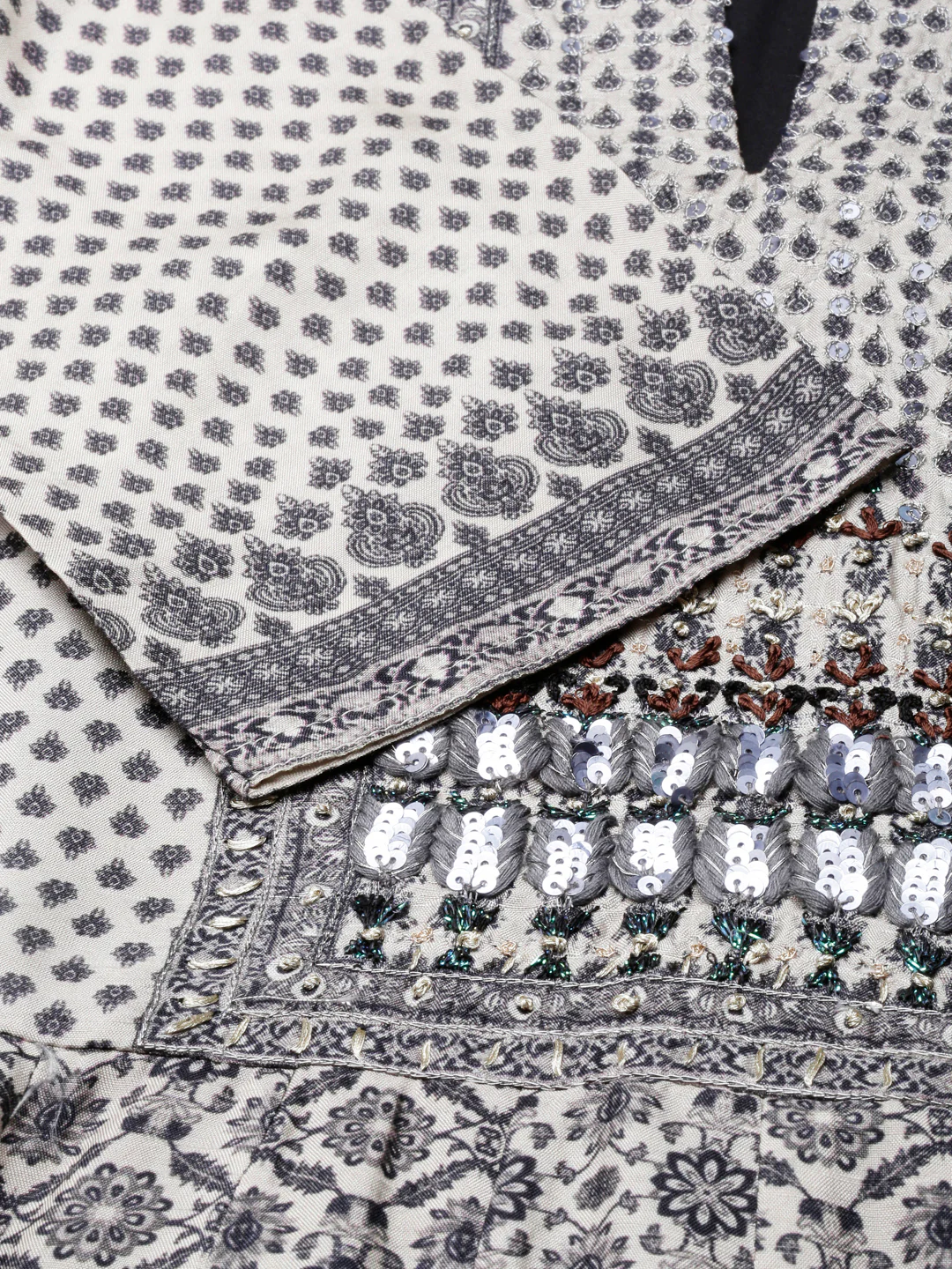 Neerus Black Regular Anarkali Kurta and Trousers With Dupatta - Image 4