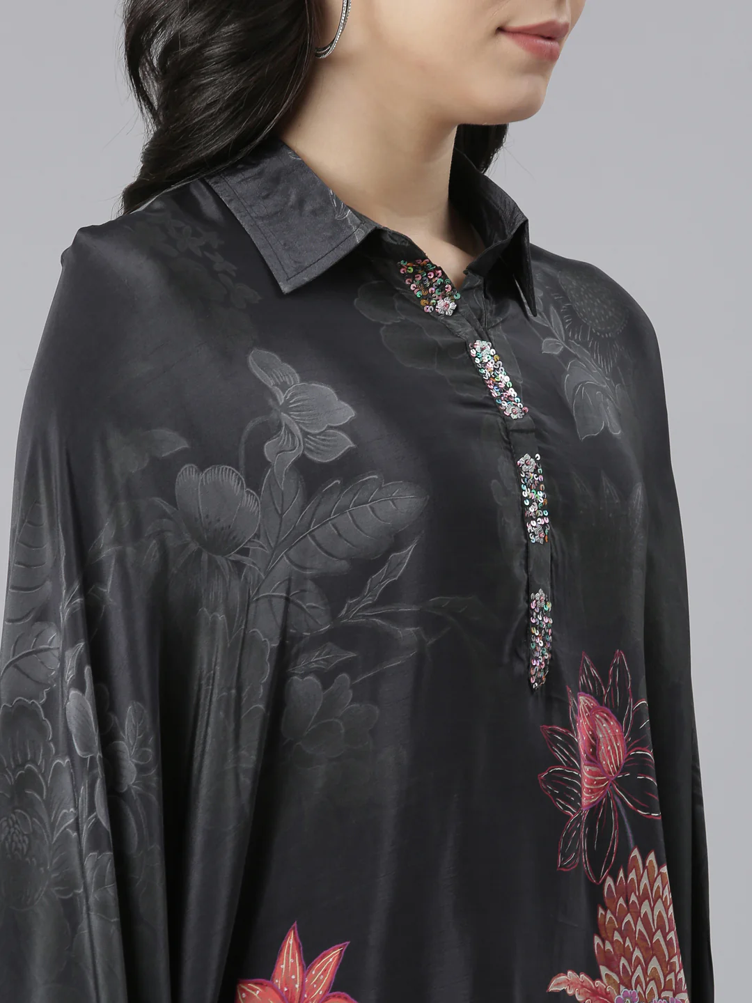 Neerus Black Regular High-Low Floral Kaftan Kurta Trousers - Image 4