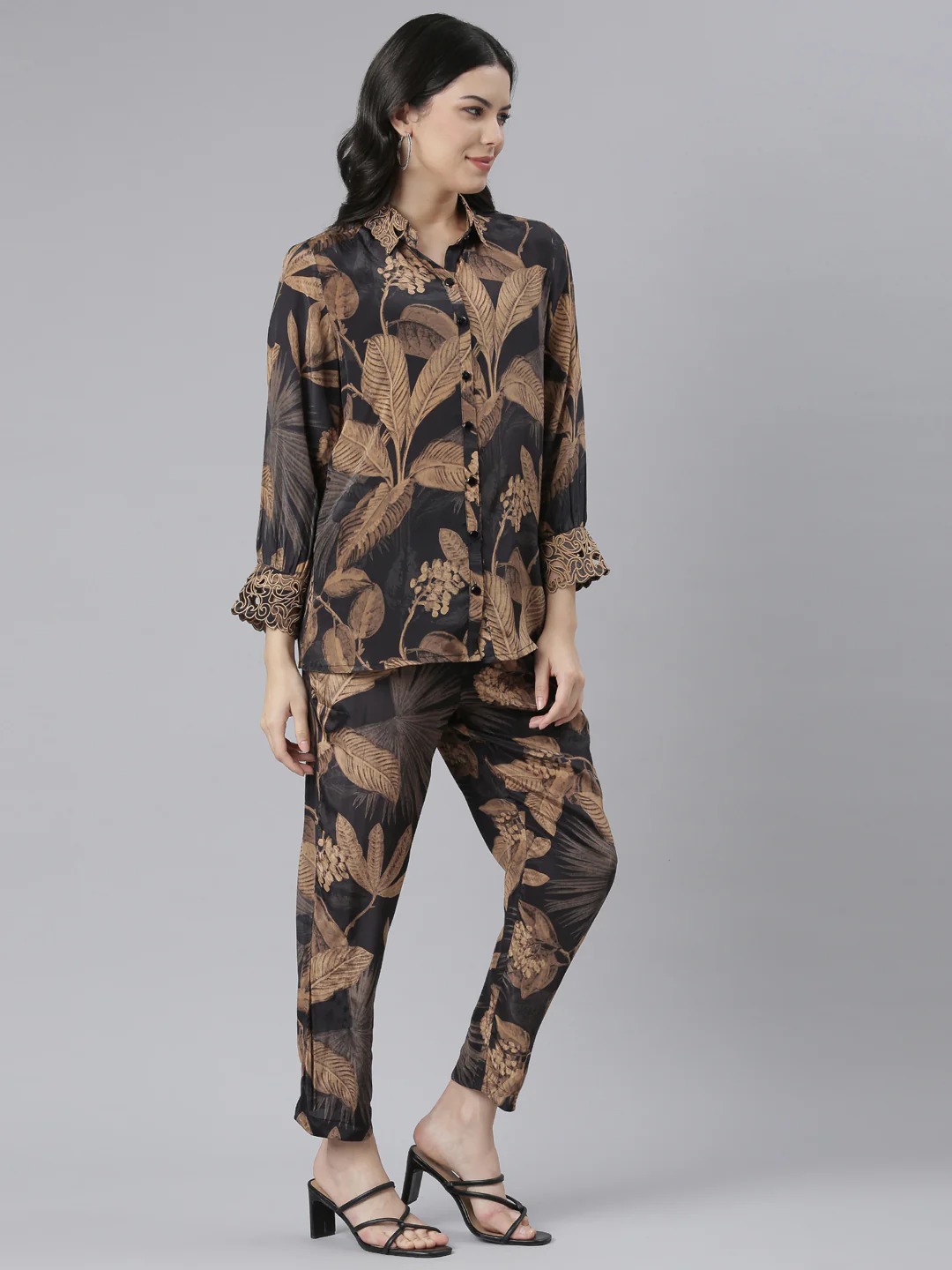 Neerus Black Regular Straight Abstract Top And Trousers - Image 2
