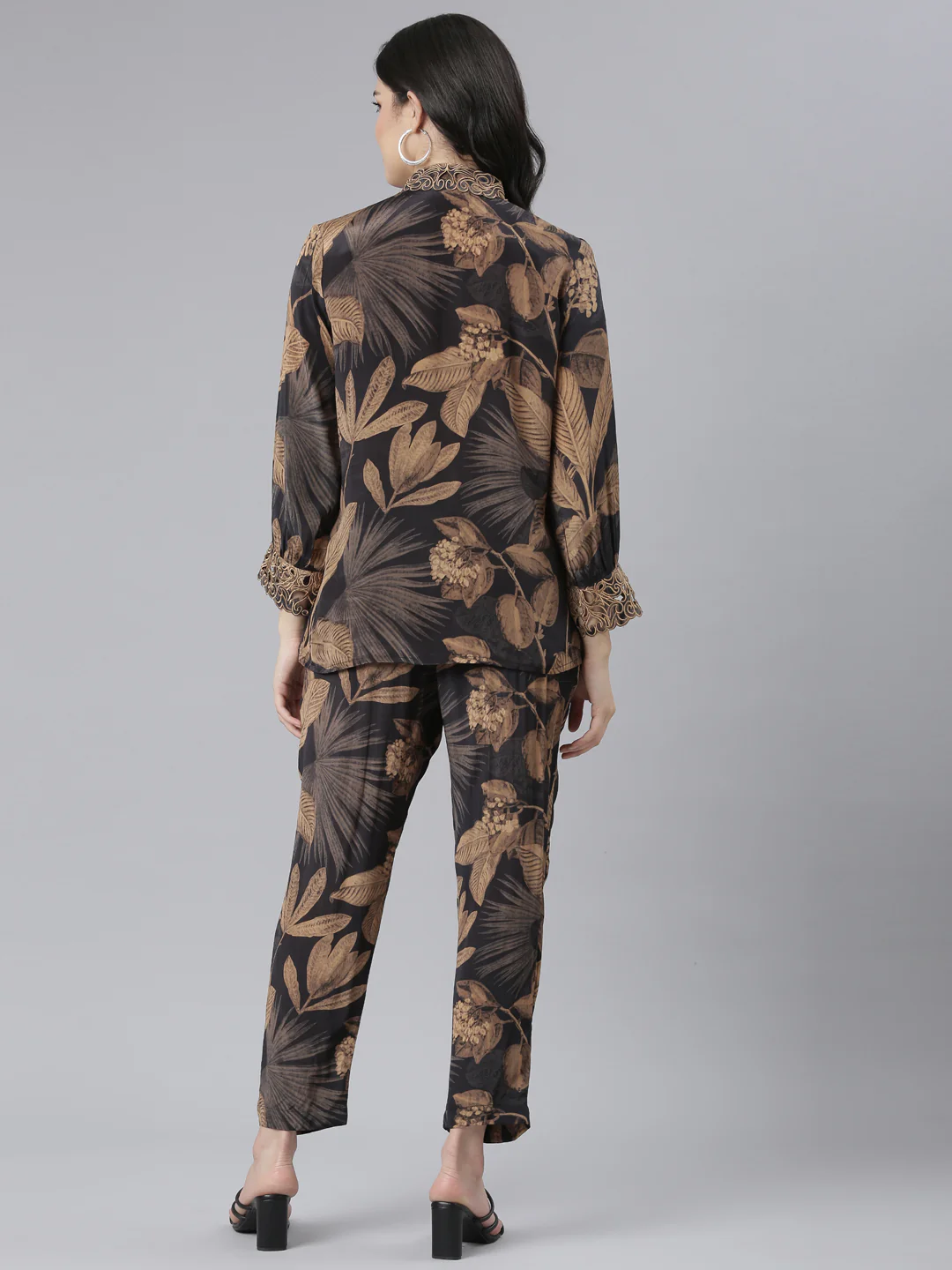 Neerus Black Regular Straight Abstract Top And Trousers - Image 3