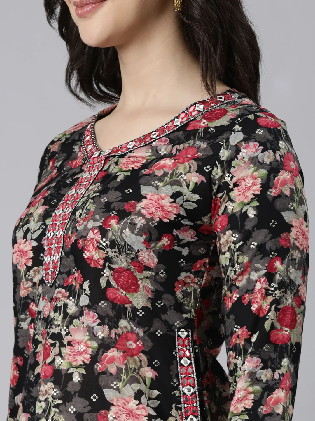 Neerus Black Regular Straight Floral Kurta And Salwar With Dupatta - Image 4