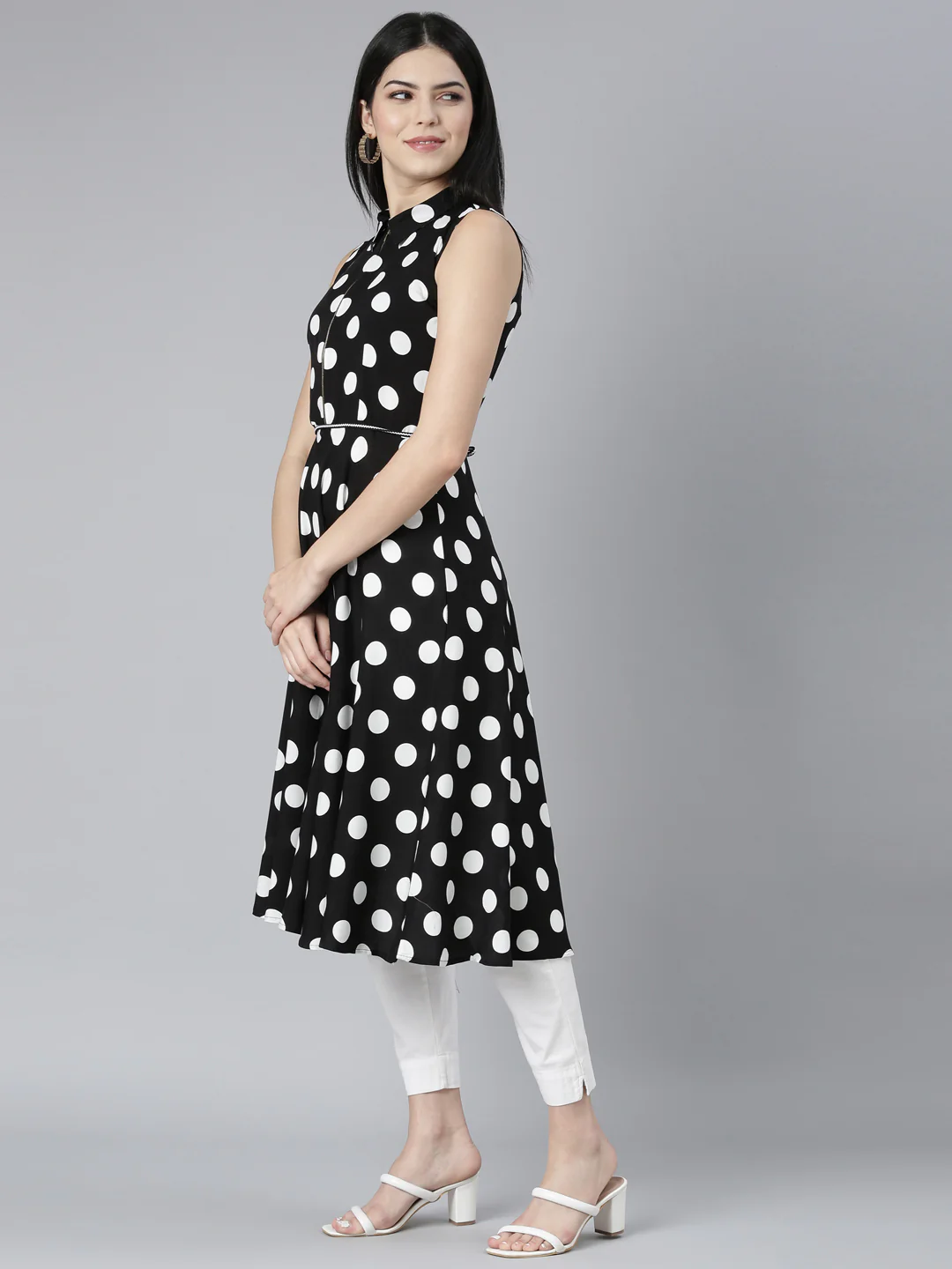 Neerus Black Regular Straight Polka Dots Kurta - Image 2