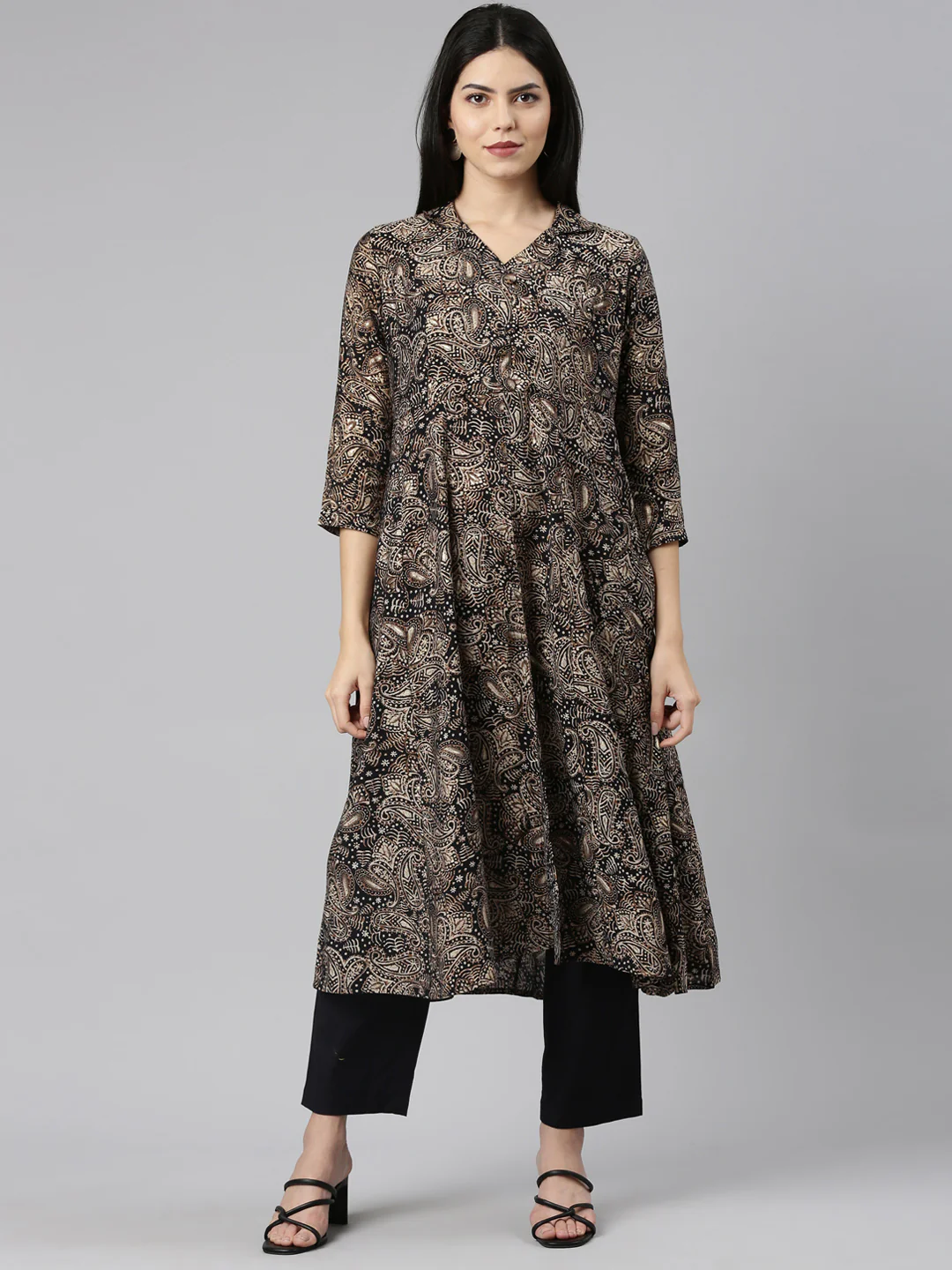 Neerus Black Regular Straight Printed Kurta And Trousers