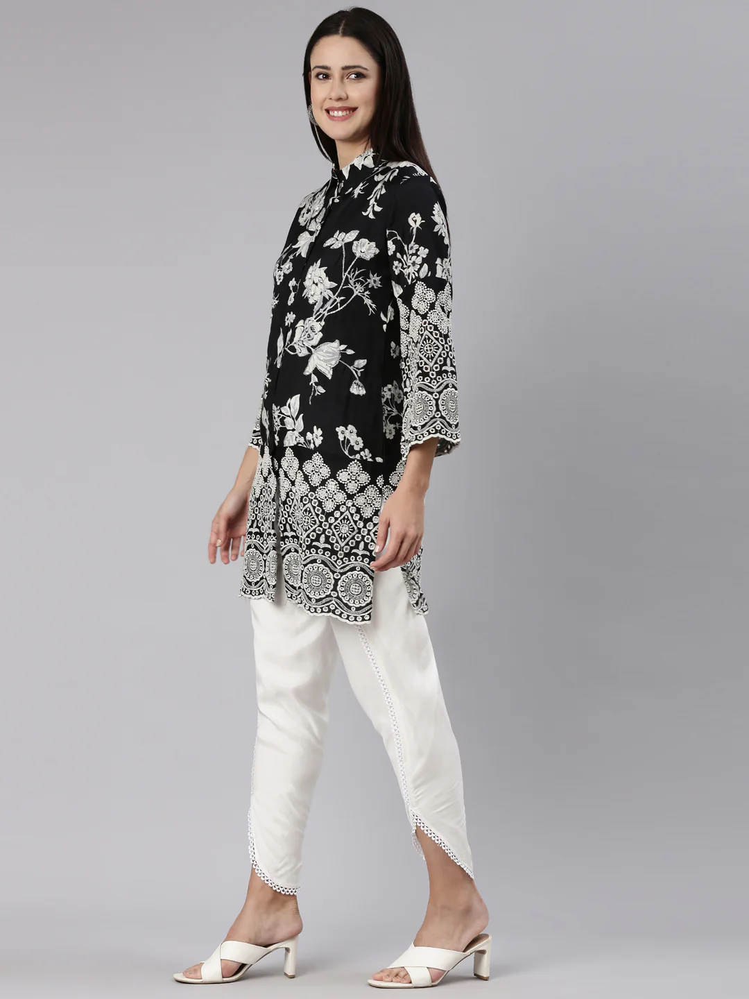 Neerus Black Regular Straight Printed Kurta And Trousers - Image 2