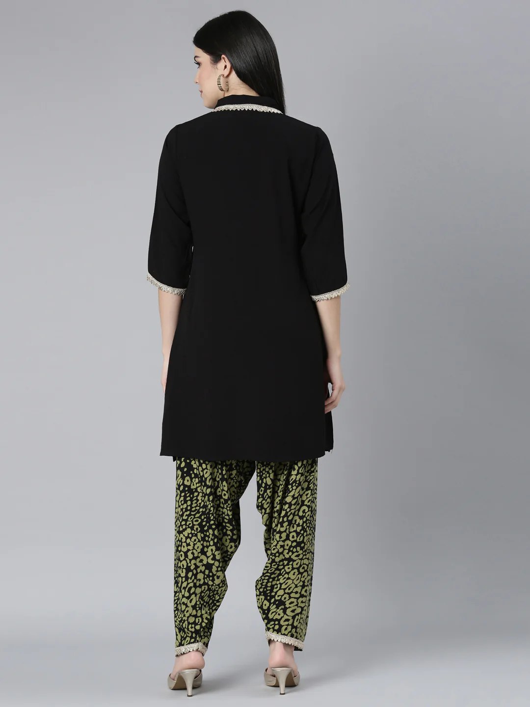 Neerus Black Regular Straight Solid Kurta And Salwar - Image 3