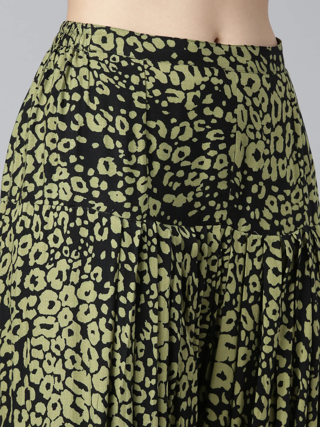 Neerus Black Regular Straight Solid Kurta And Salwar - Image 6