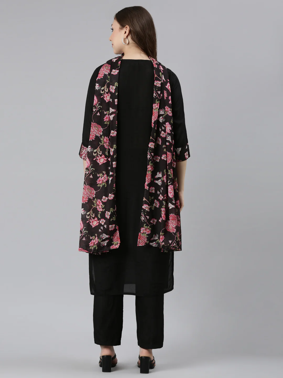 Neerus Black Regular Straight Solid Kurta and Trousers With Dupatta - Image 3