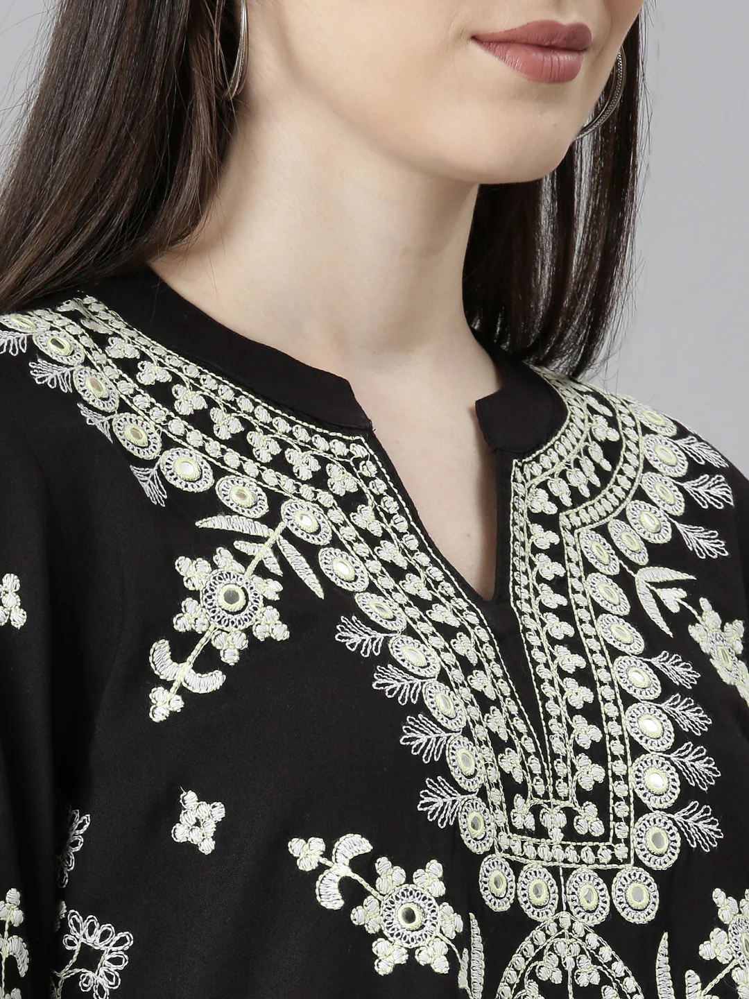 Neerus Black Regular Straight Solid Top And Trousers - Image 4