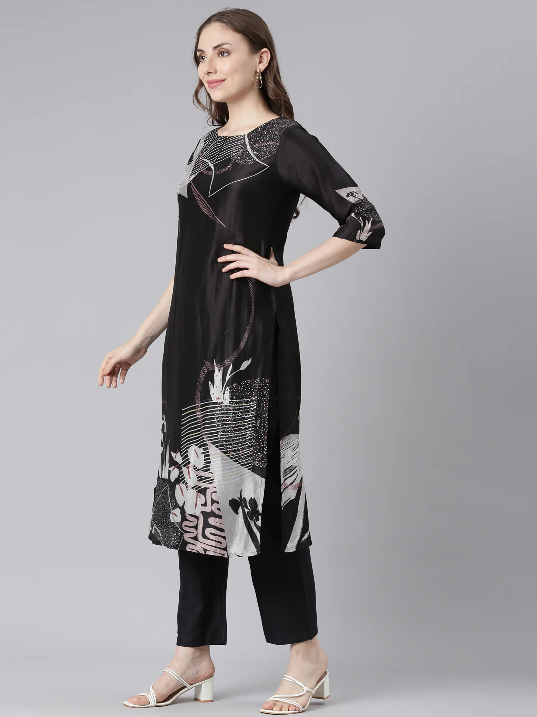 Neerus Black Santoon Straight Casual Solid Kurta Sets - Image 2