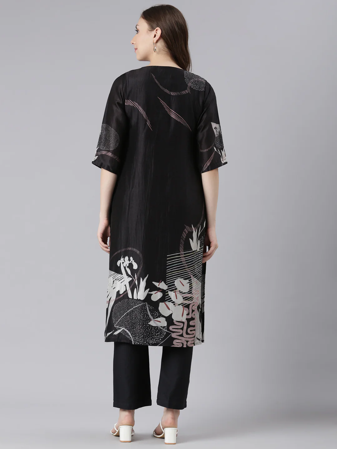 Neerus Black Santoon Straight Casual Solid Kurta Sets - Image 4