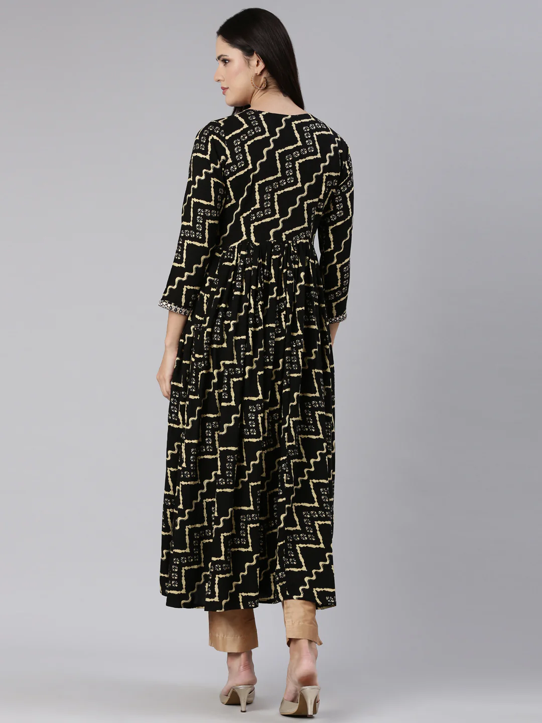 Neerus Black Straight Casual Chevron Dress - Image 3