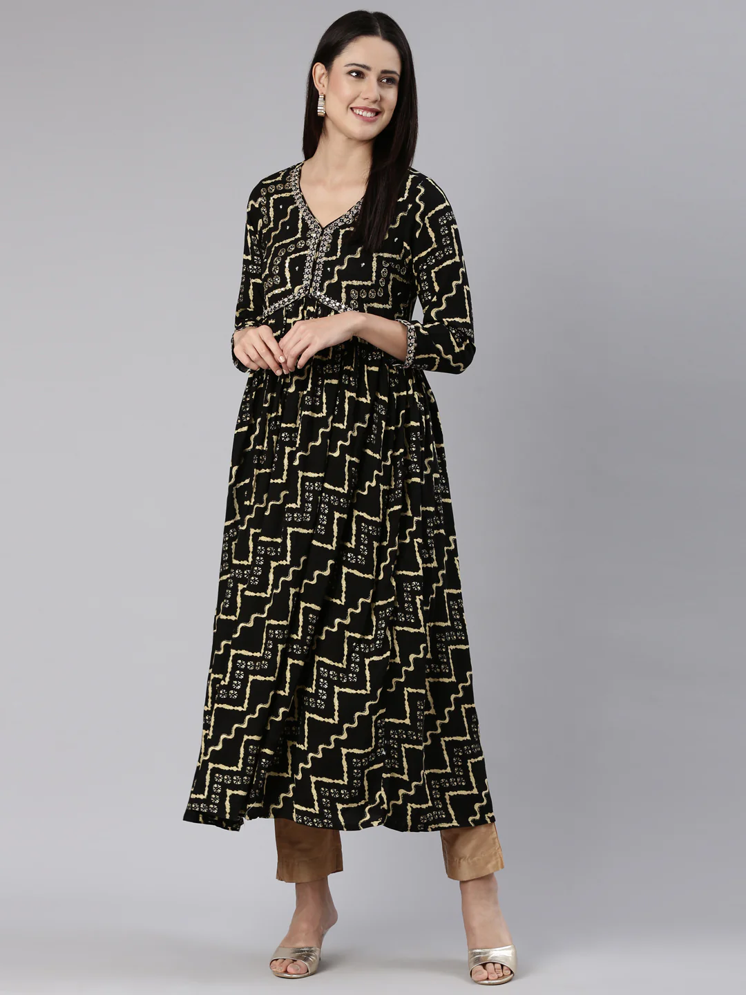 Neerus Black Straight Casual Chevron Dress - Image 5