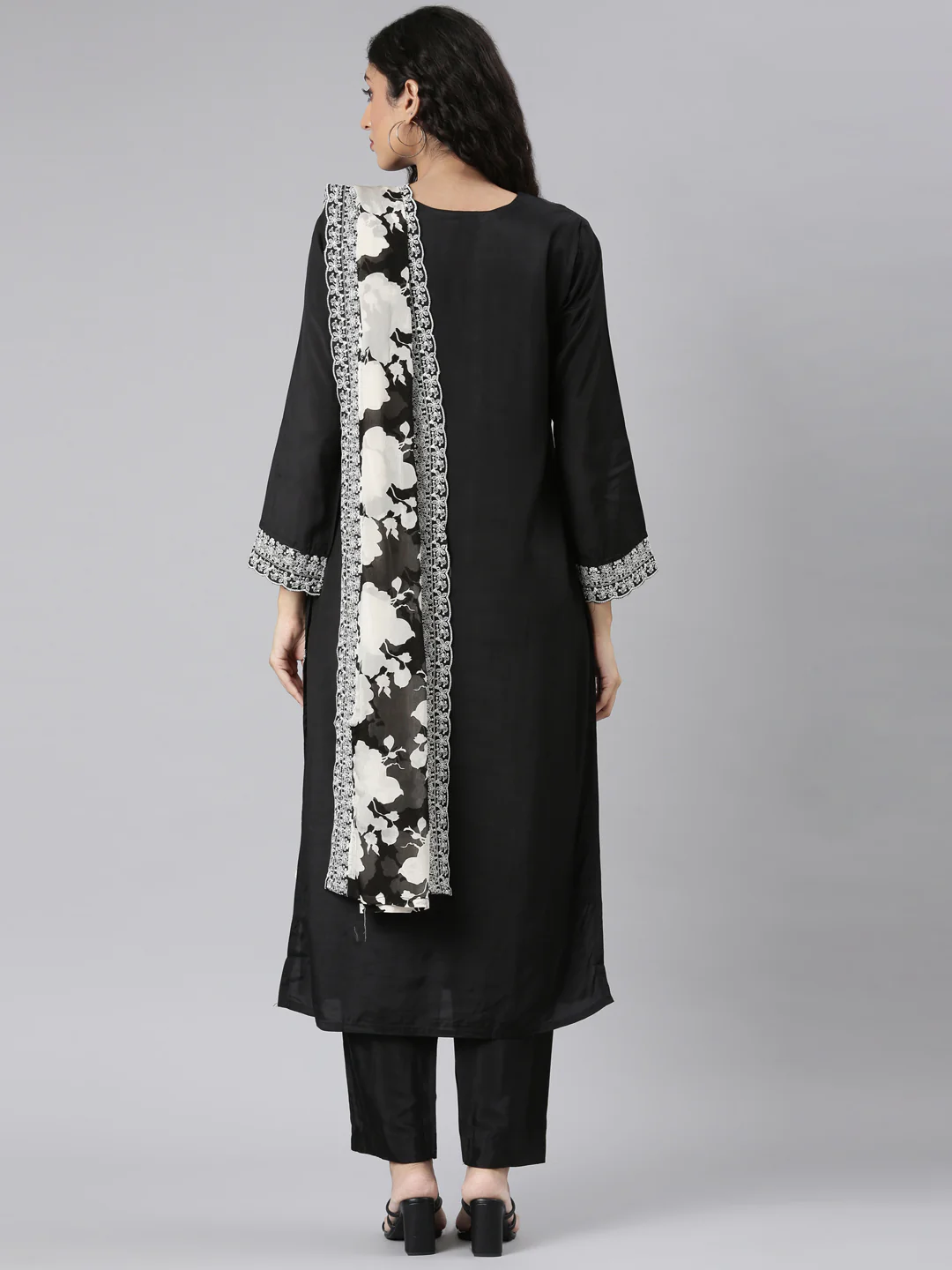 Neerus Black Straight Casual Floral Kurta and Trouser with Dupatta - Image 4