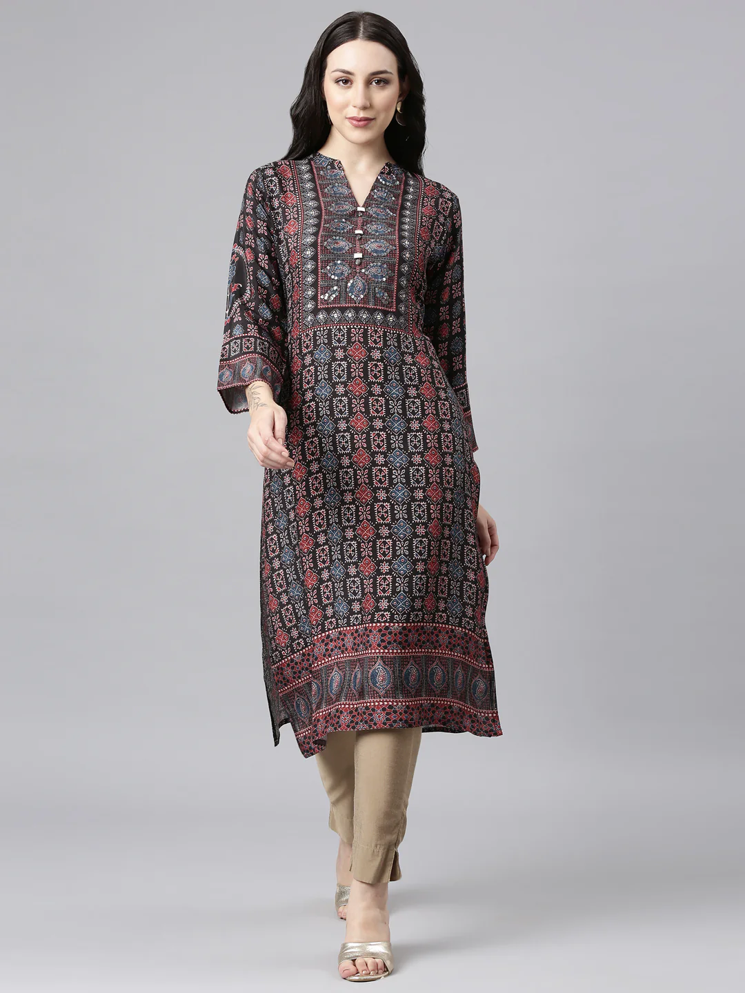 Neerus Black Straight Casual Floral Kurta