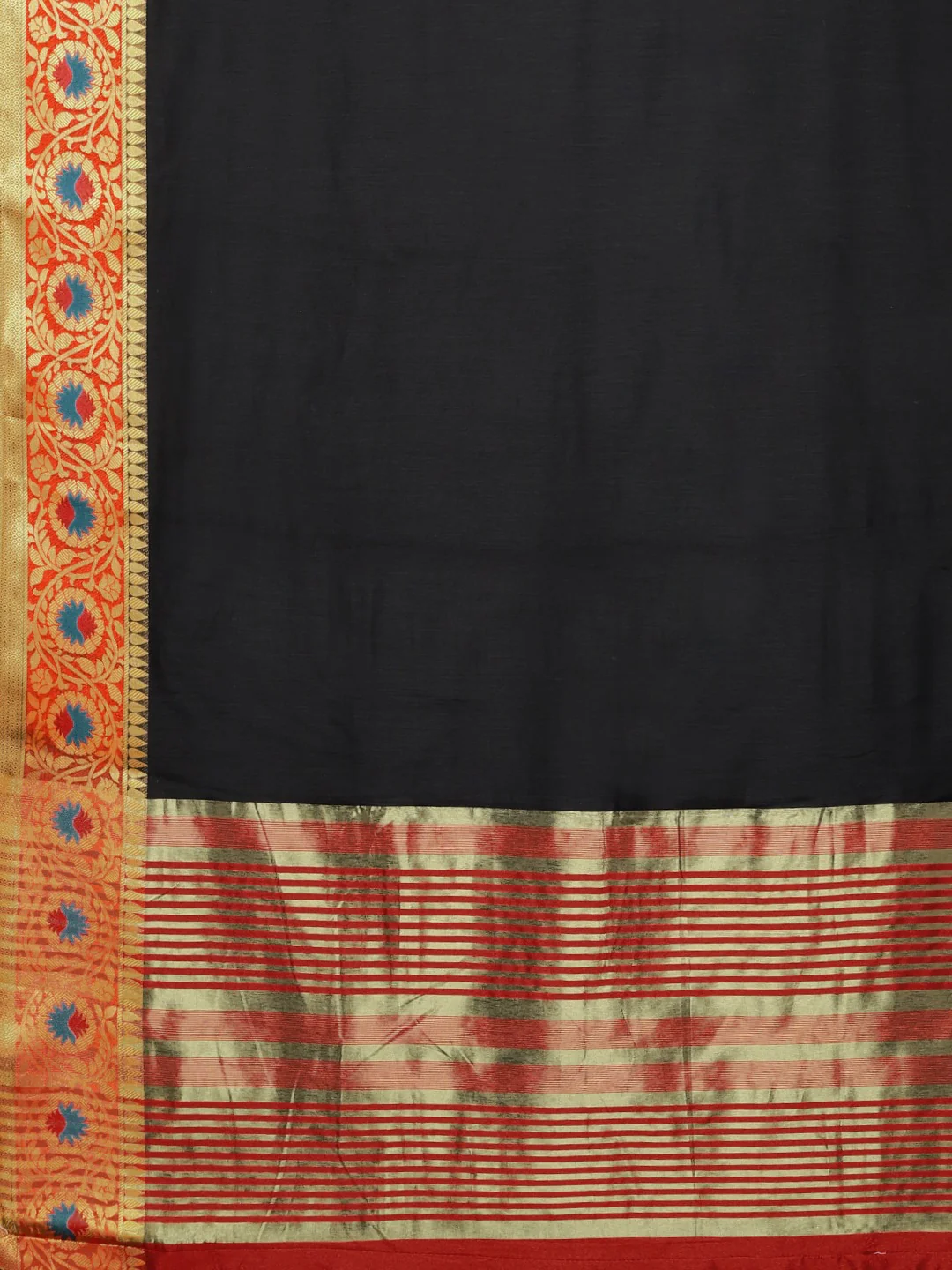 Neerus Black Textured Saree With Blouse - Image 4