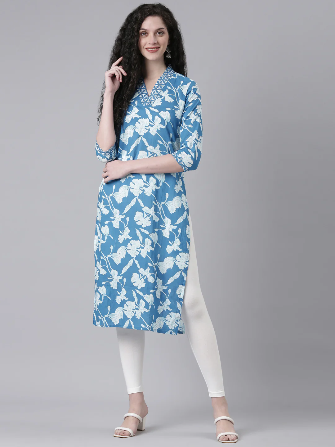 Neerus Blue Casual Floral Straight Kurta - Image 5