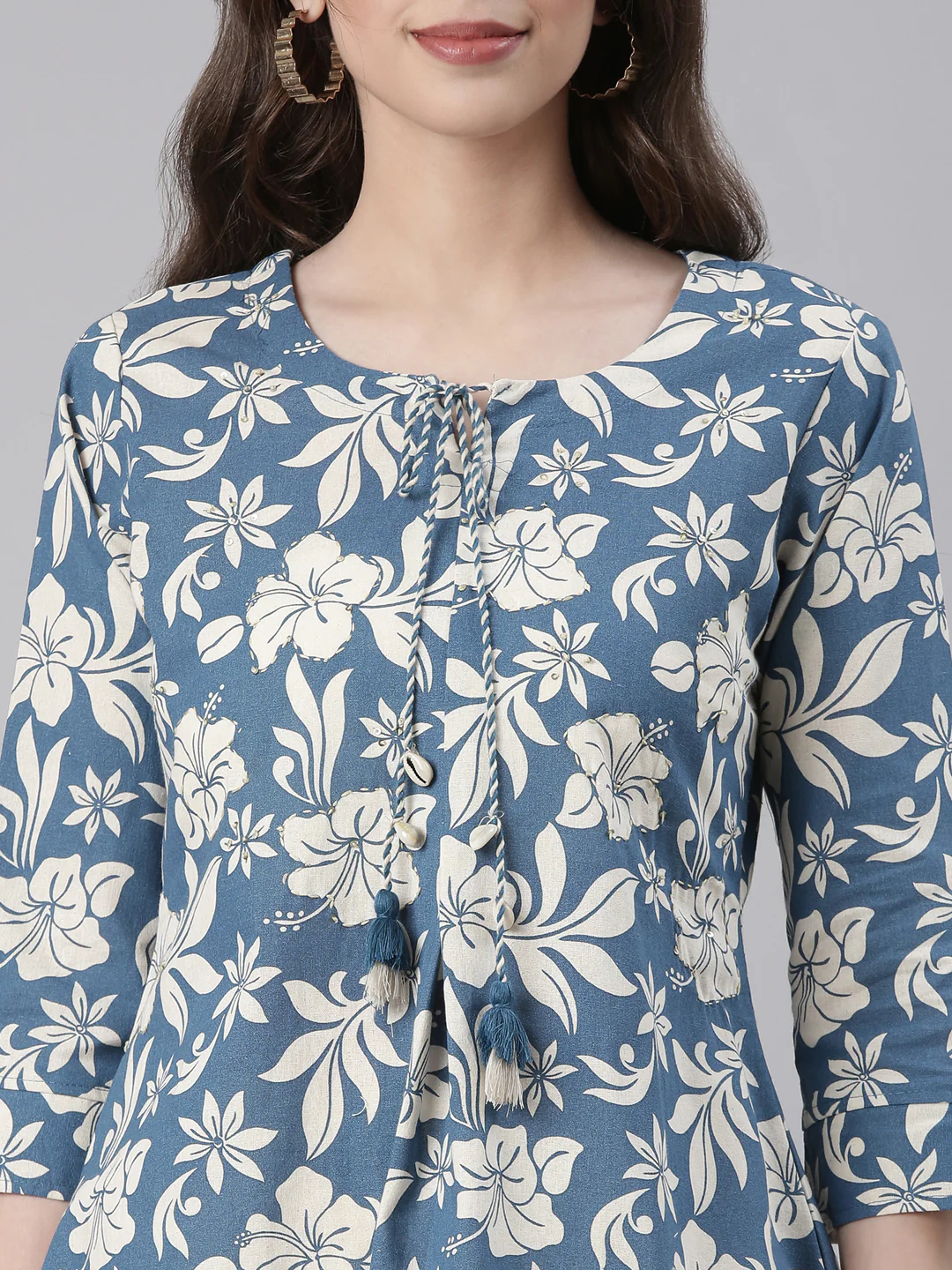 Neerus Blue Casual Printed Kurti with Trousers - Image 4