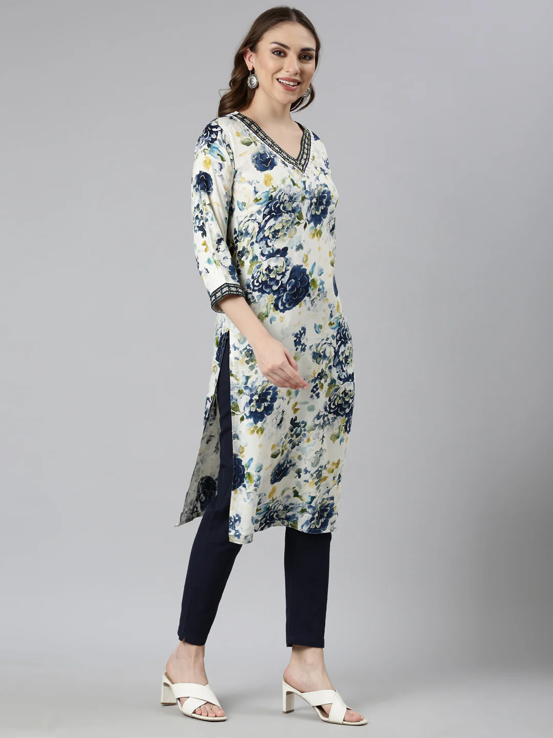 Neerus Blue Panelled Straight Floral Kurta - Image 2
