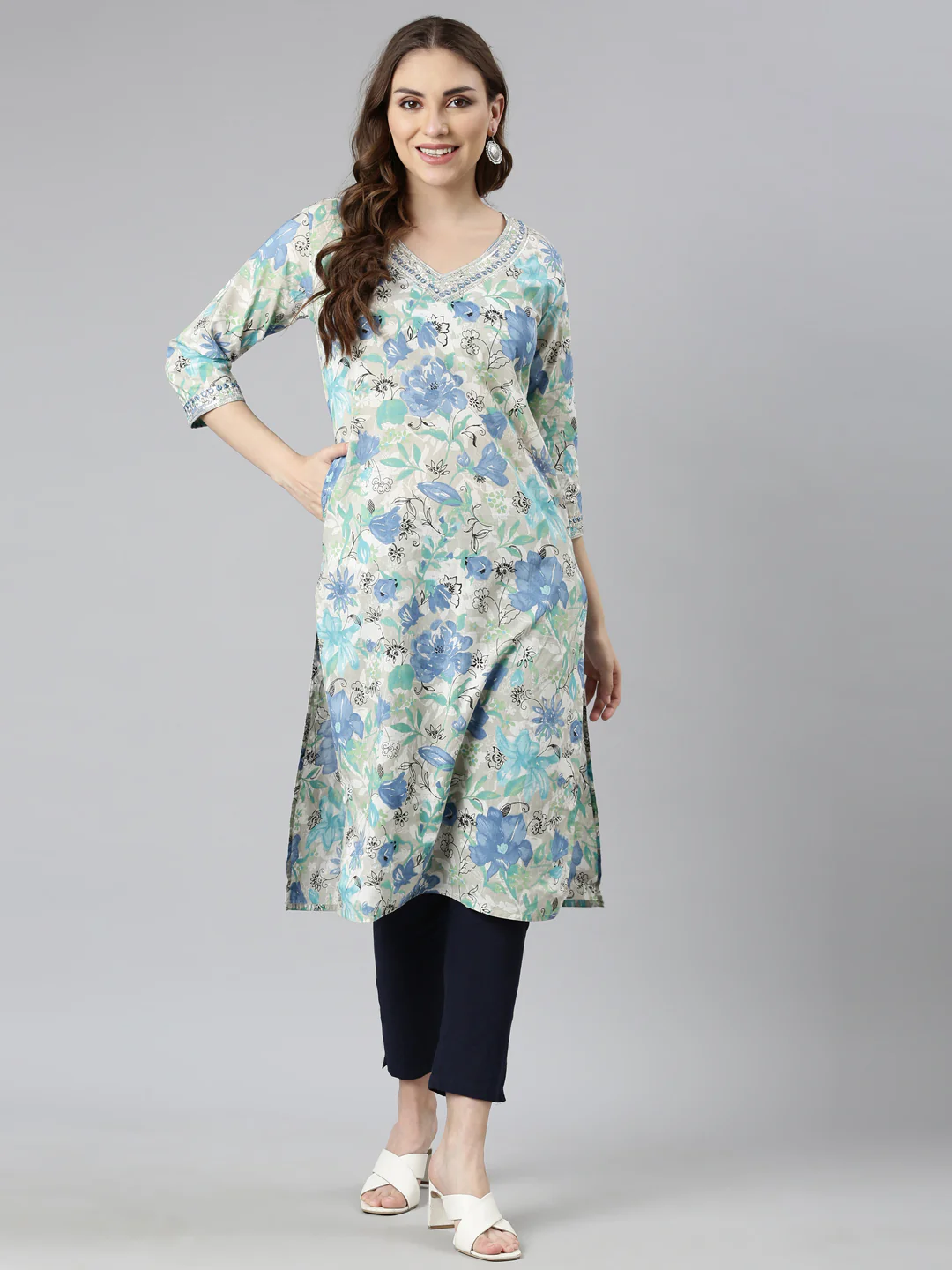Neerus Blue Panelled Straight Floral Kurta - Image 4