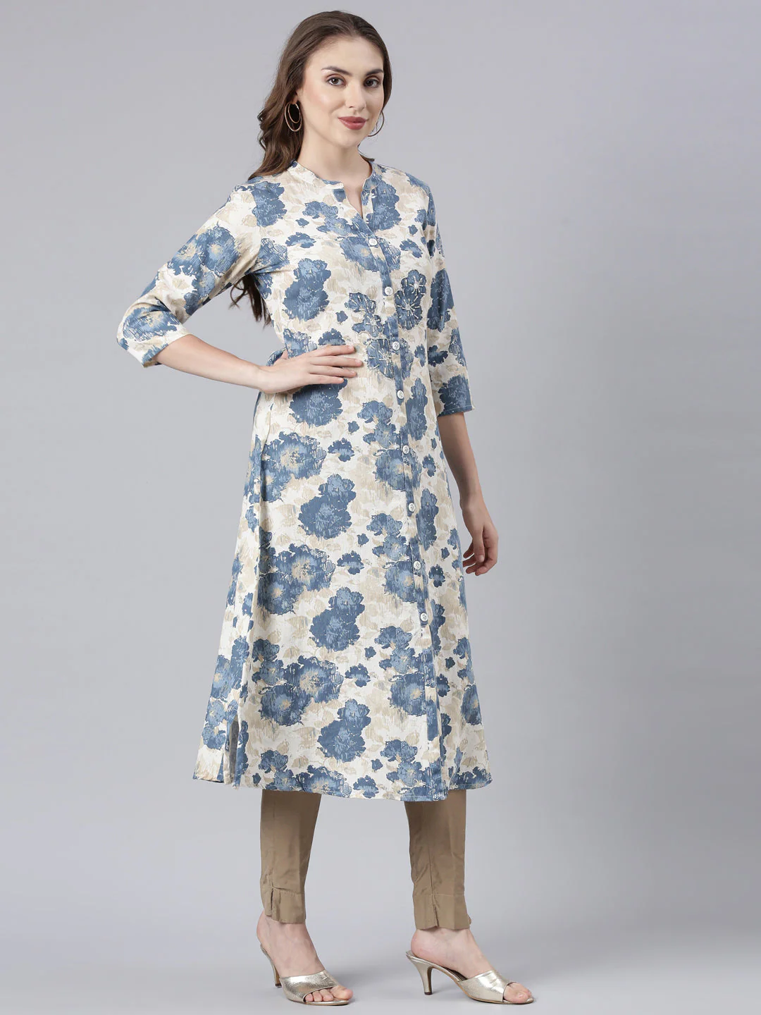 Neerus Blue Panelled Straight Floral Kurta - Image 3