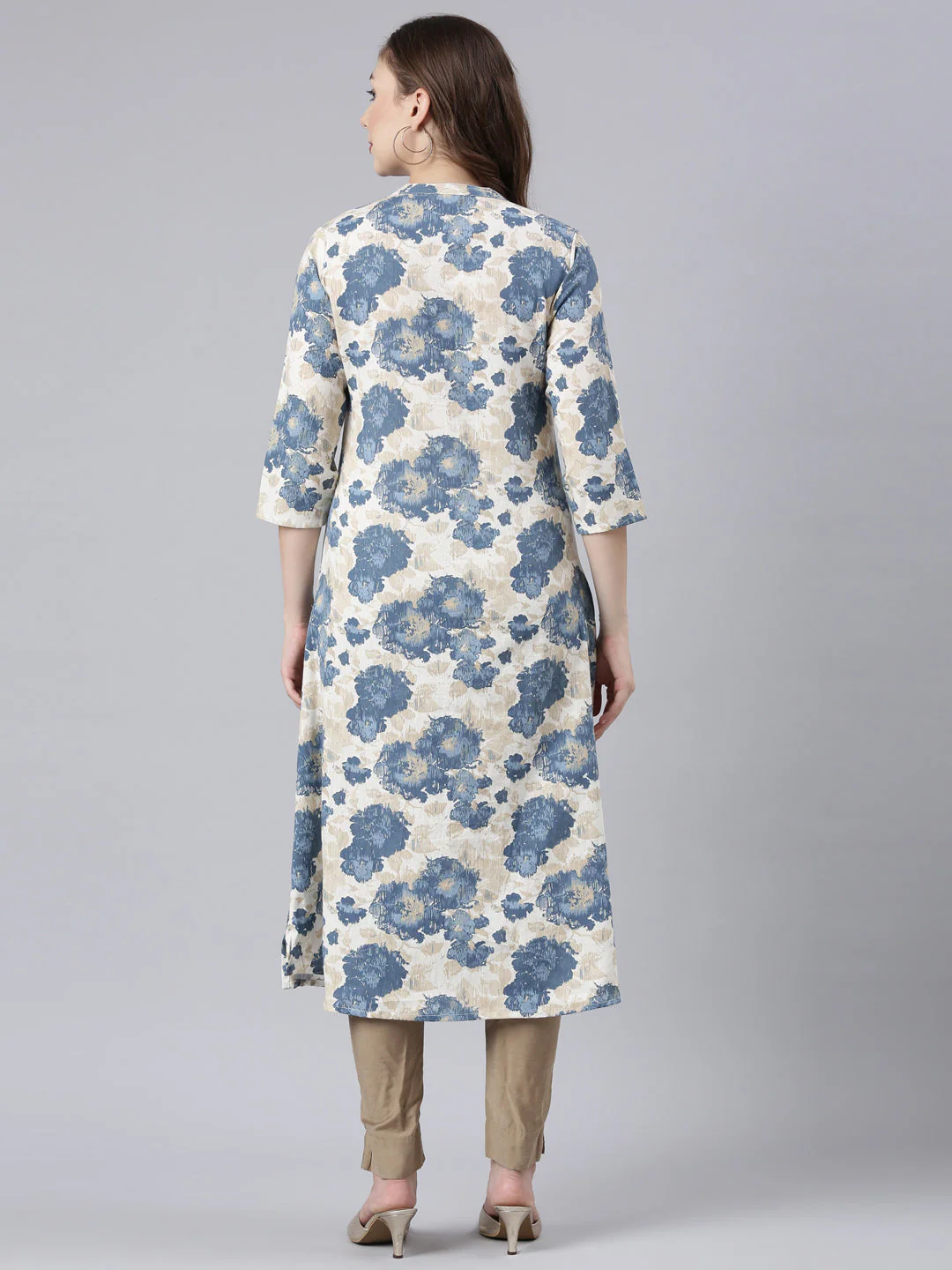Neerus Blue Panelled Straight Floral Kurta - Image 4
