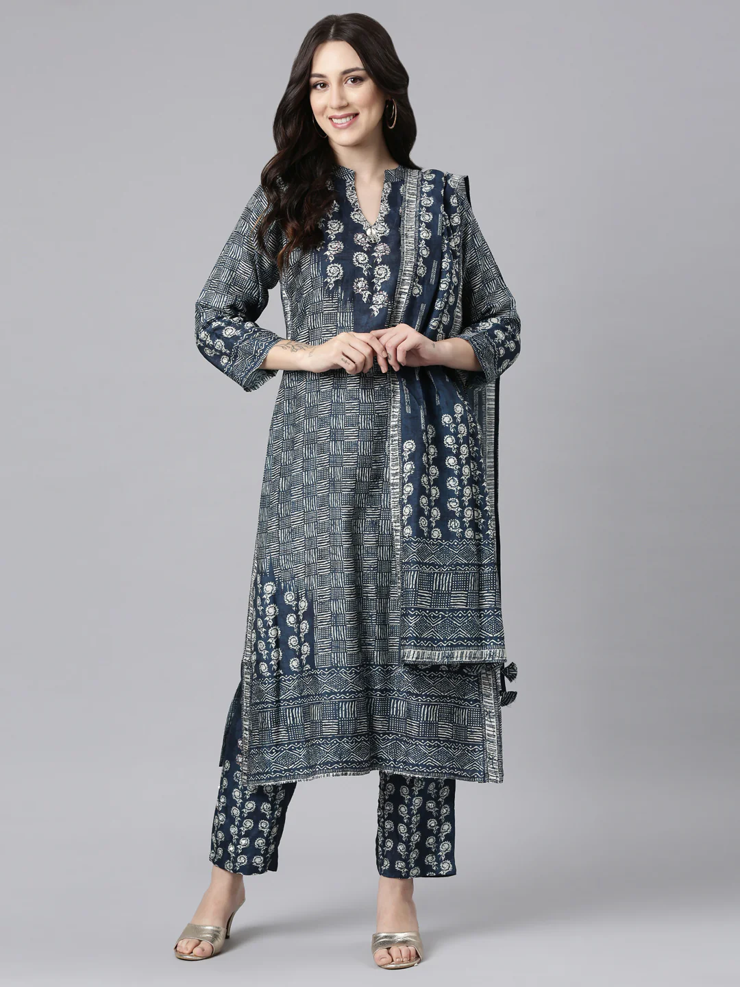 Neerus Blue Panelled Straight Kurta and Trousers With Dupatta - Image 5